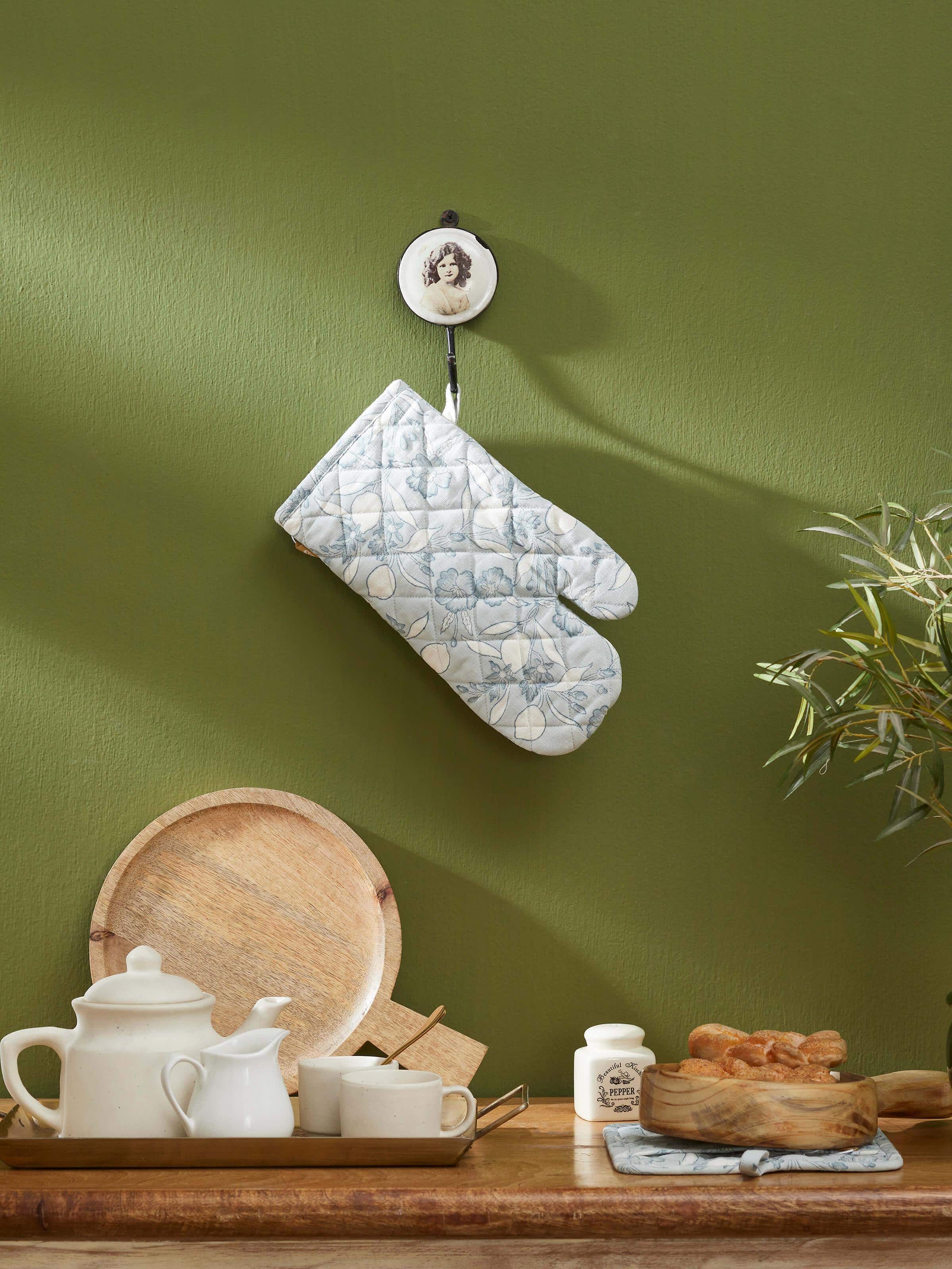 Side view of Anika Light Blue Floral Cotton Sanganeri Block Printed Oven Mitts showing print details