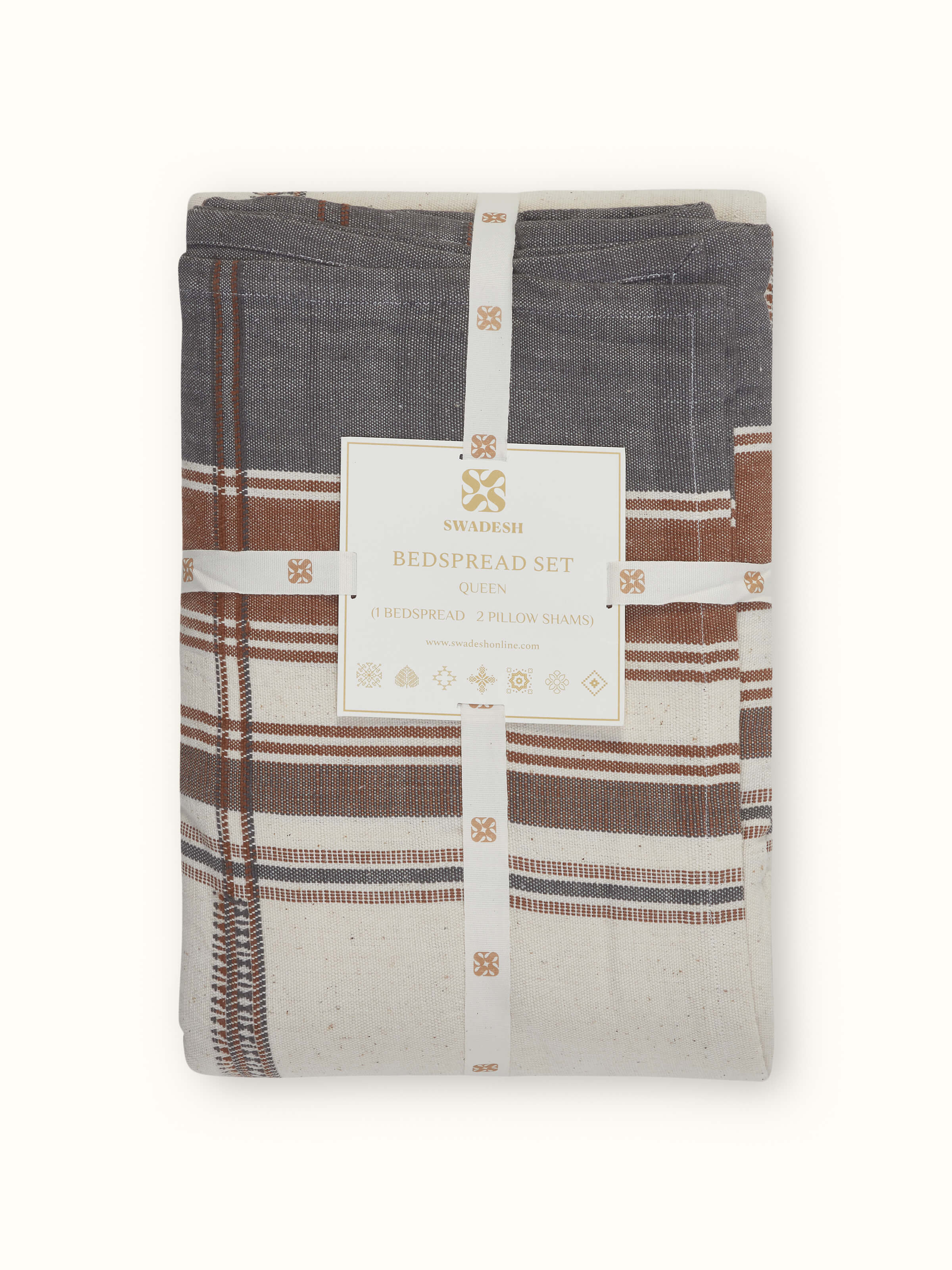 Detailed view of Adalaj brown geometric cotton Bhujodi extra-weft queen bedspread set (3 pcs) showing the texture and pattern in use.