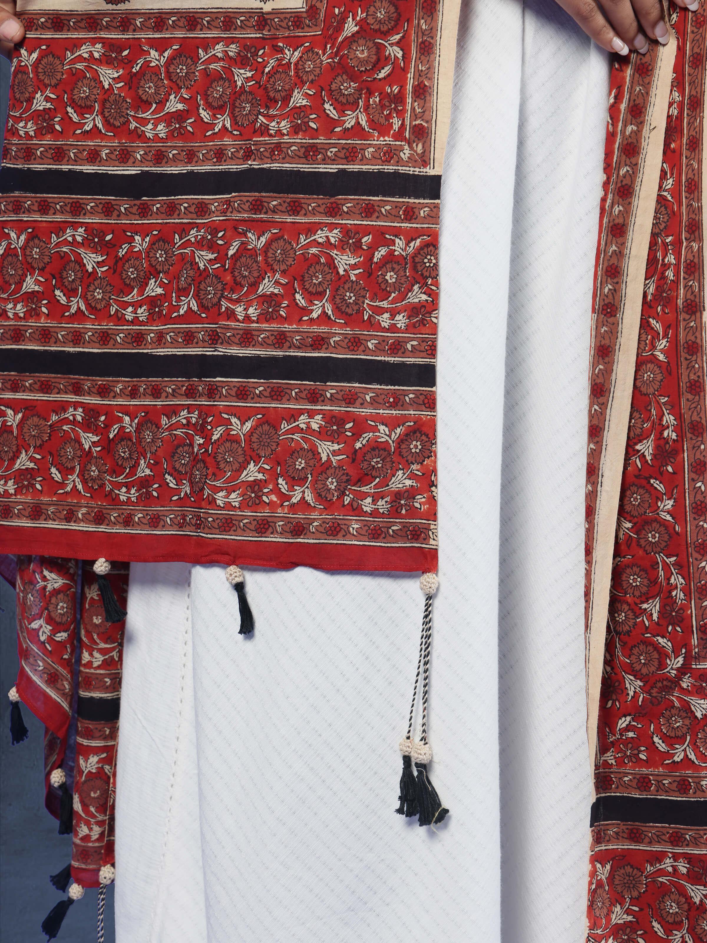 Alternate angle capturing the rustic beauty and natural dyes of Bagru’s unique craft.