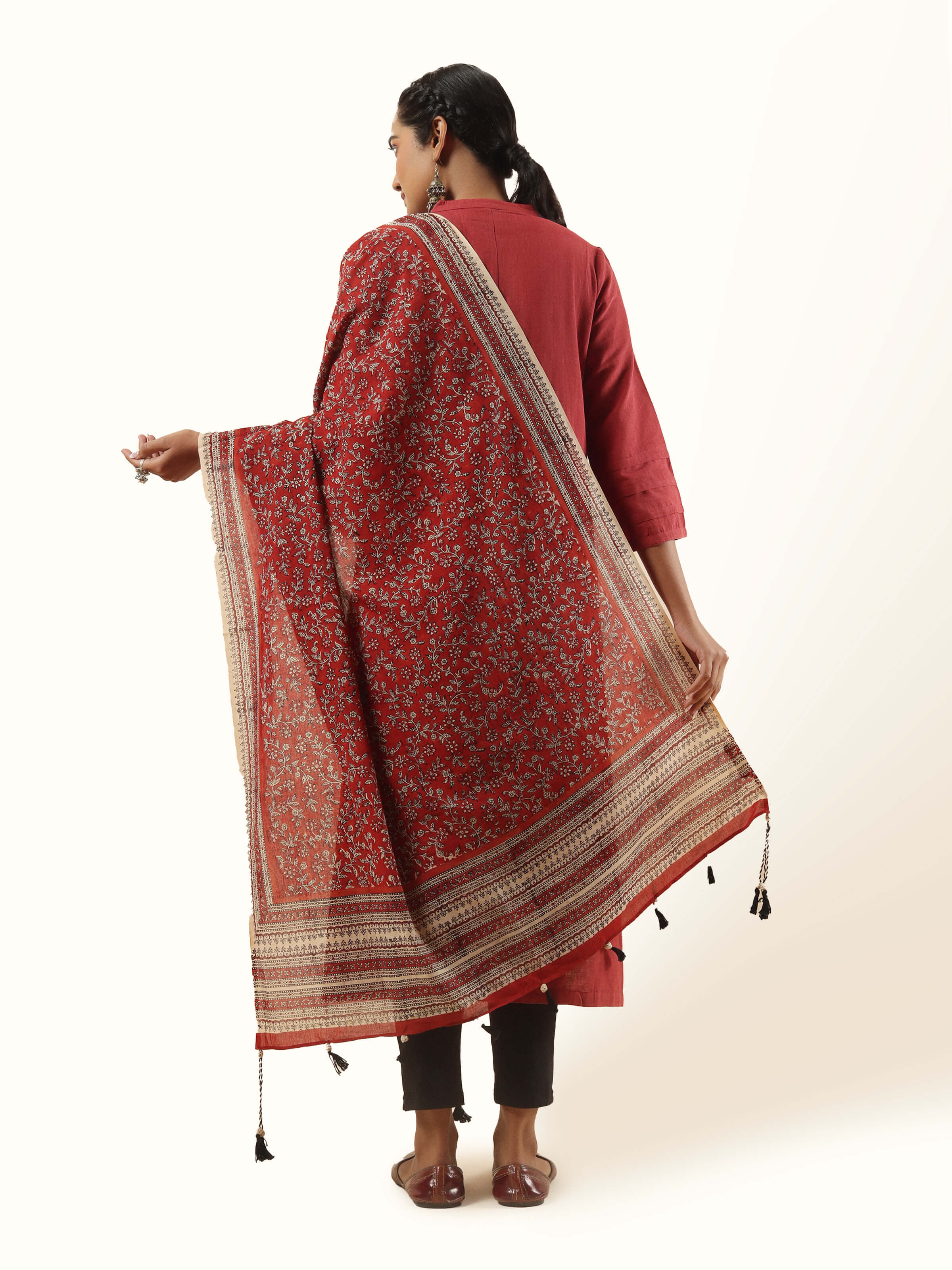 Back view of Bagru print dupatta showing length and overall print layout.