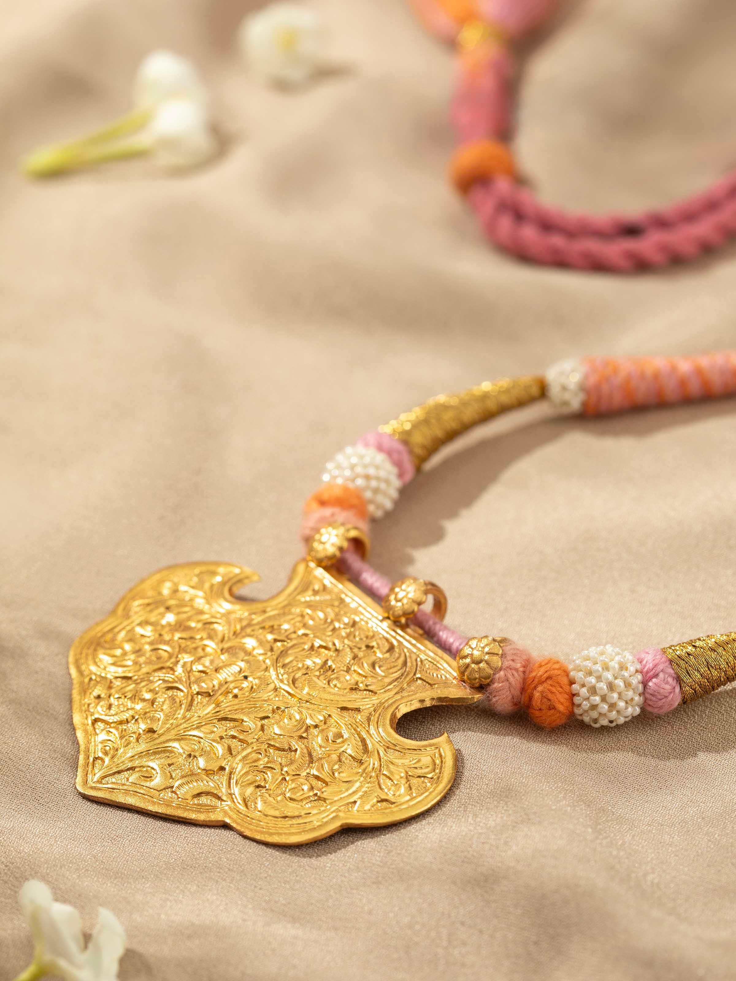 Chitai Silver Collar Necklace