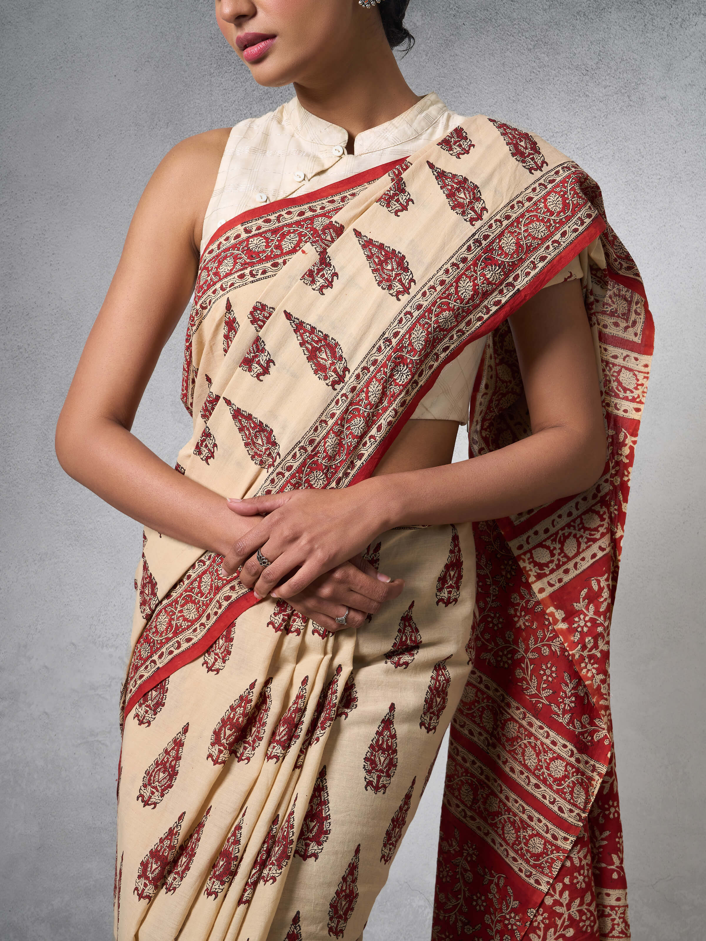 Display of border and fabric texture on Cotton Natural Dyed Bagru Block Printed Saree