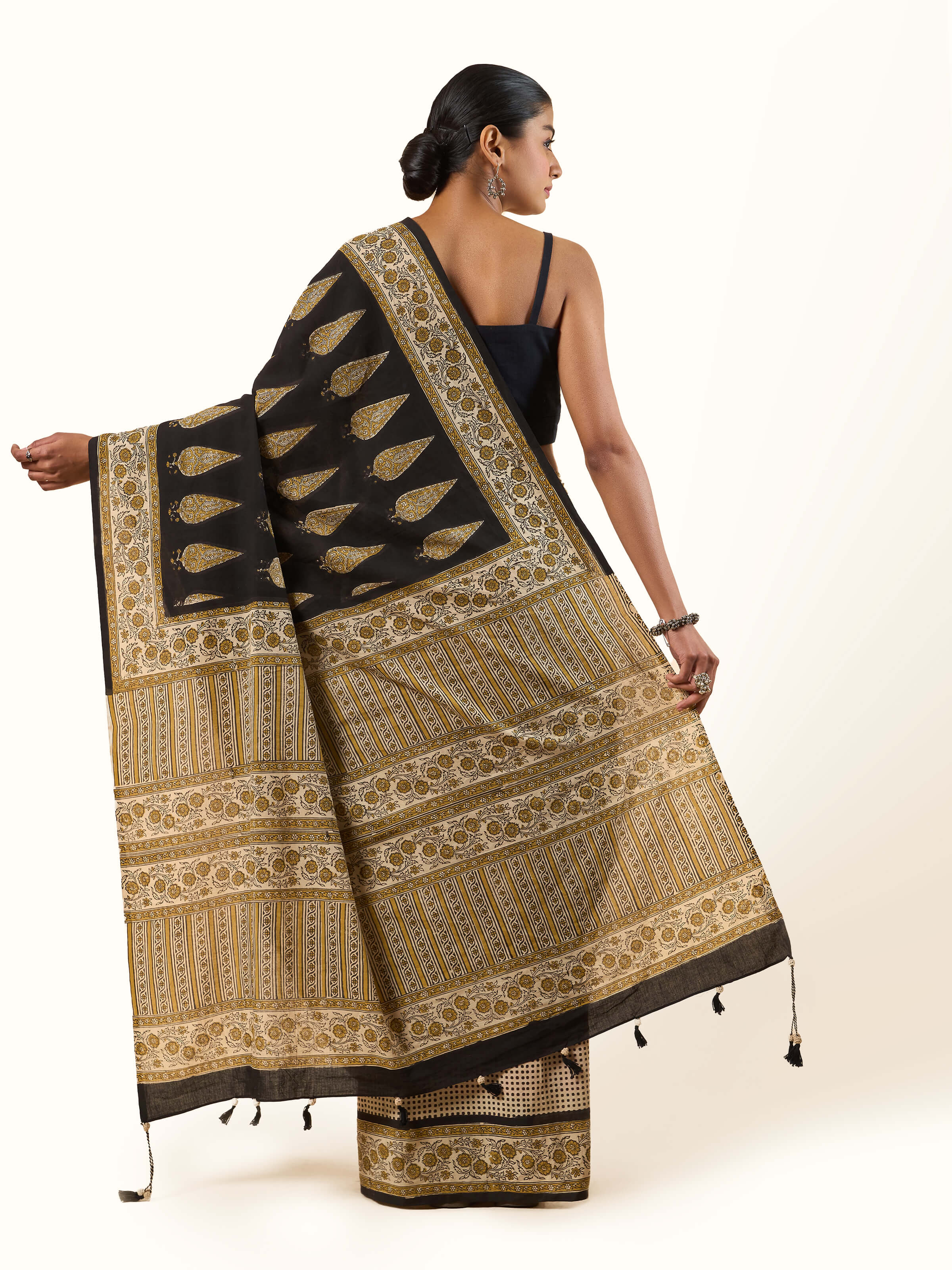 Bottom view of Cotton Natural Dyed Bagru Block Printed Saree with traditional block print design