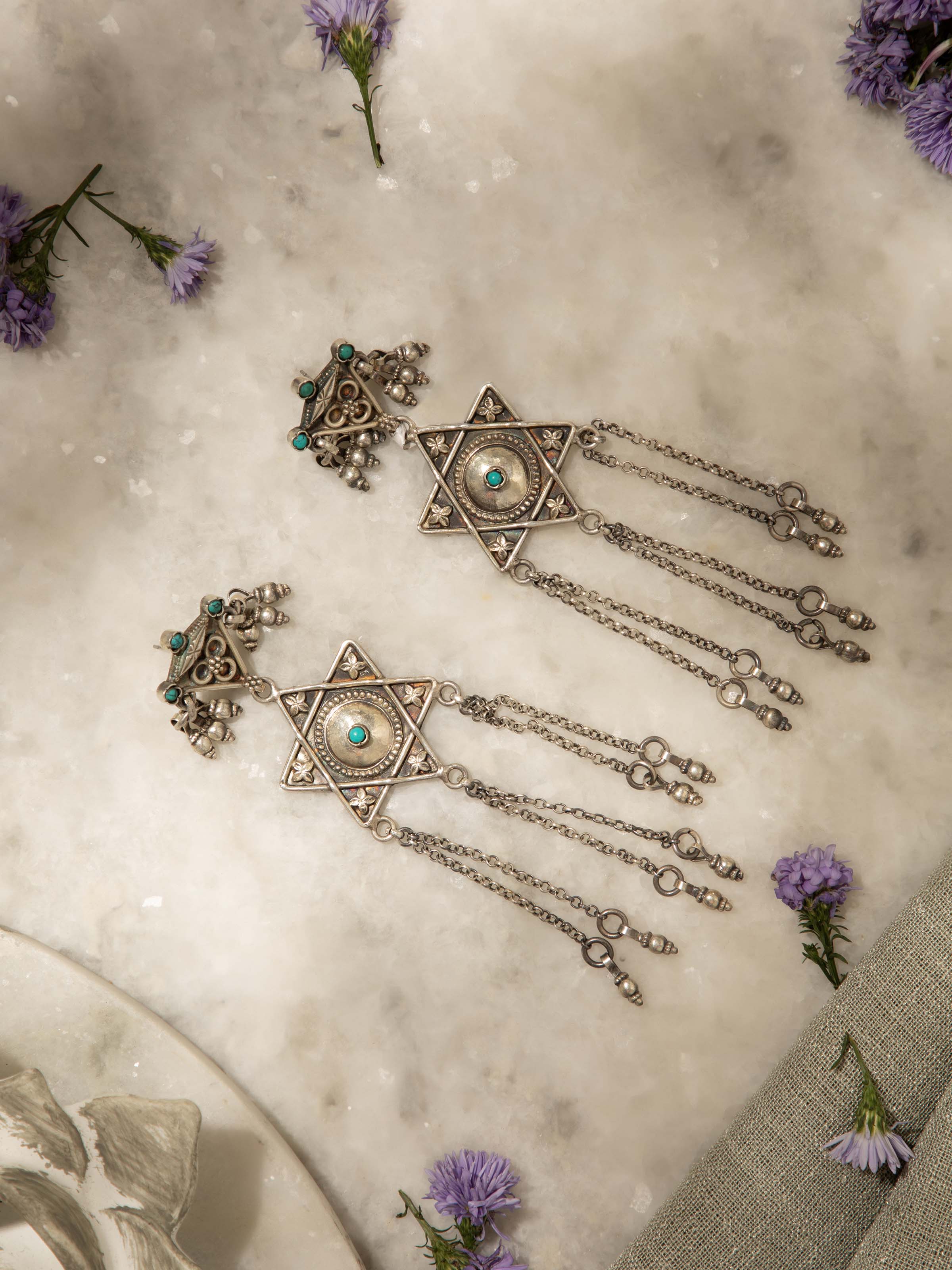 Side view of agate long necklace emphasizing the arrangement of stones and overall design.