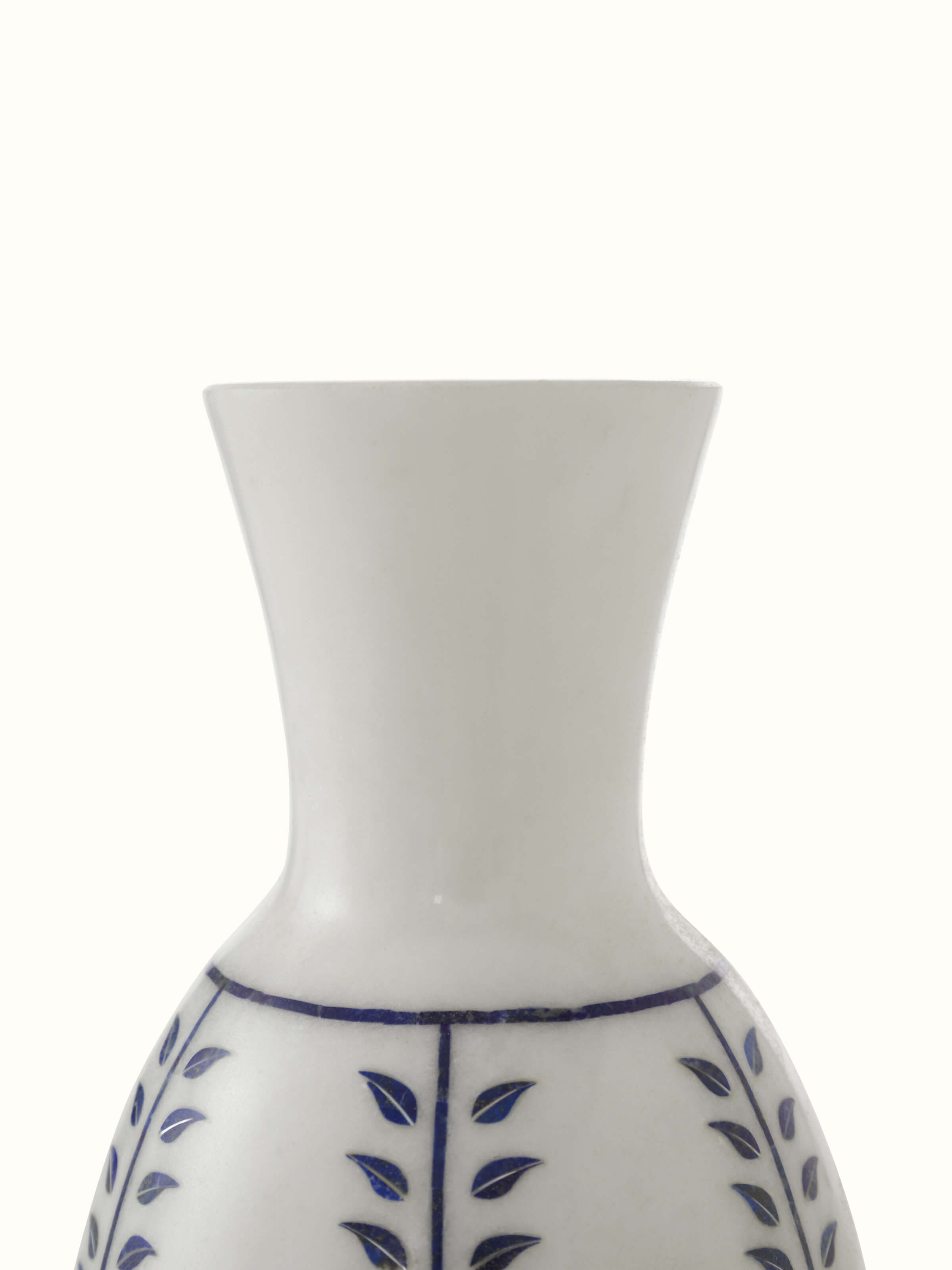 Close-up view of Pacchikari marble floor vase in white color focusing on texture