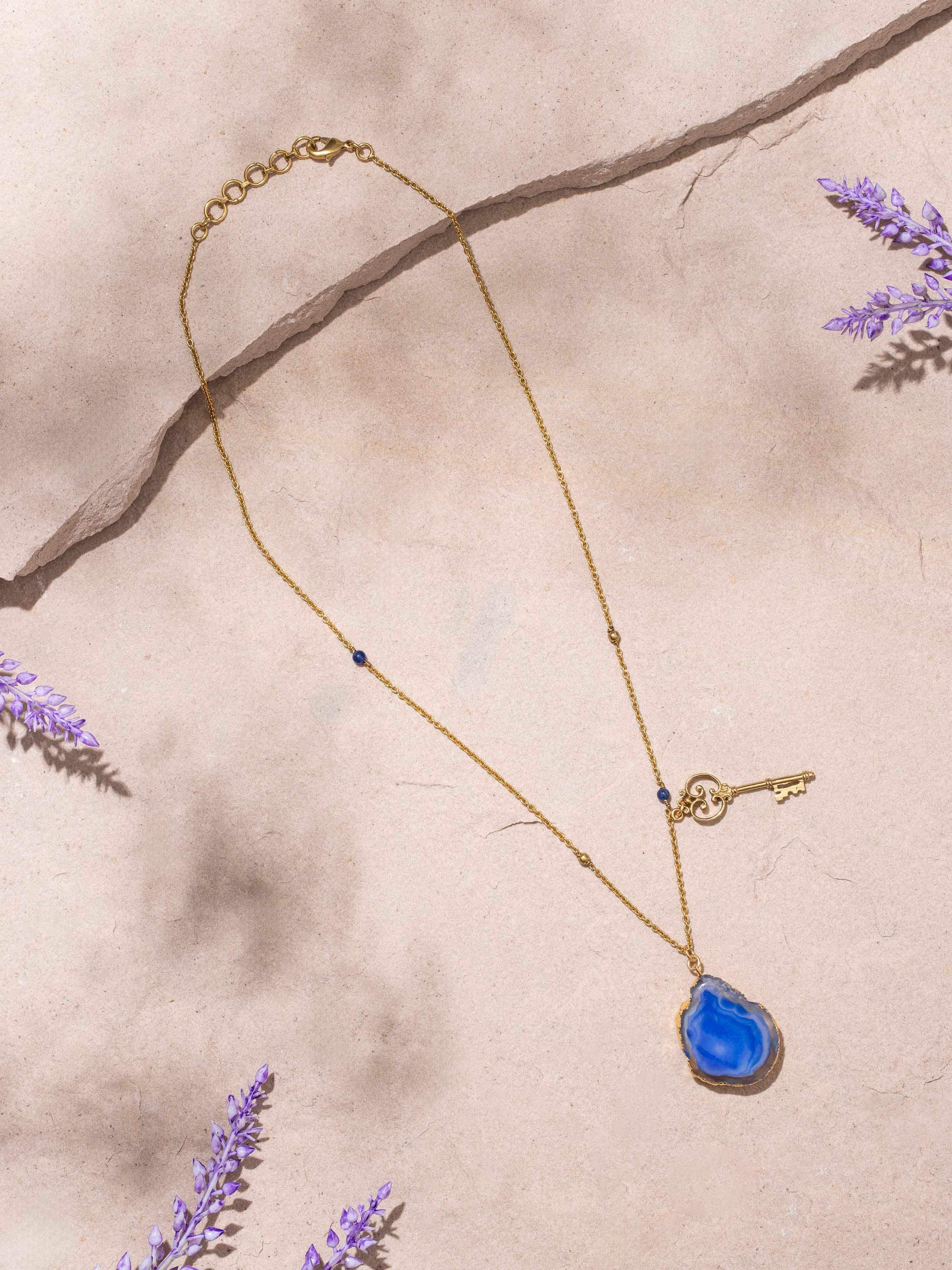 Side view of Agate Pendant with Chain, highlighting unique features