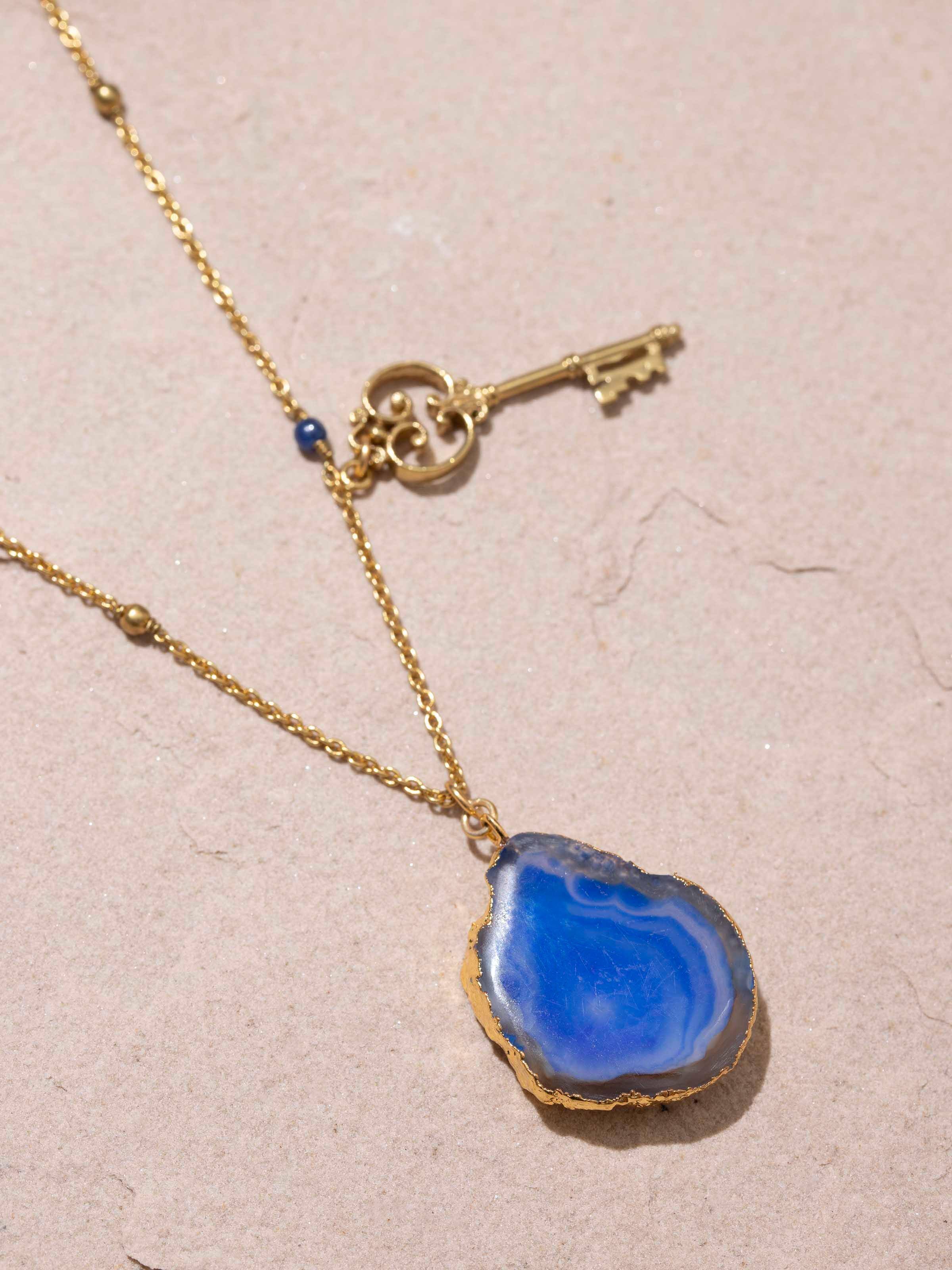Overview of Agate Pendant with Chain, showcasing overall design