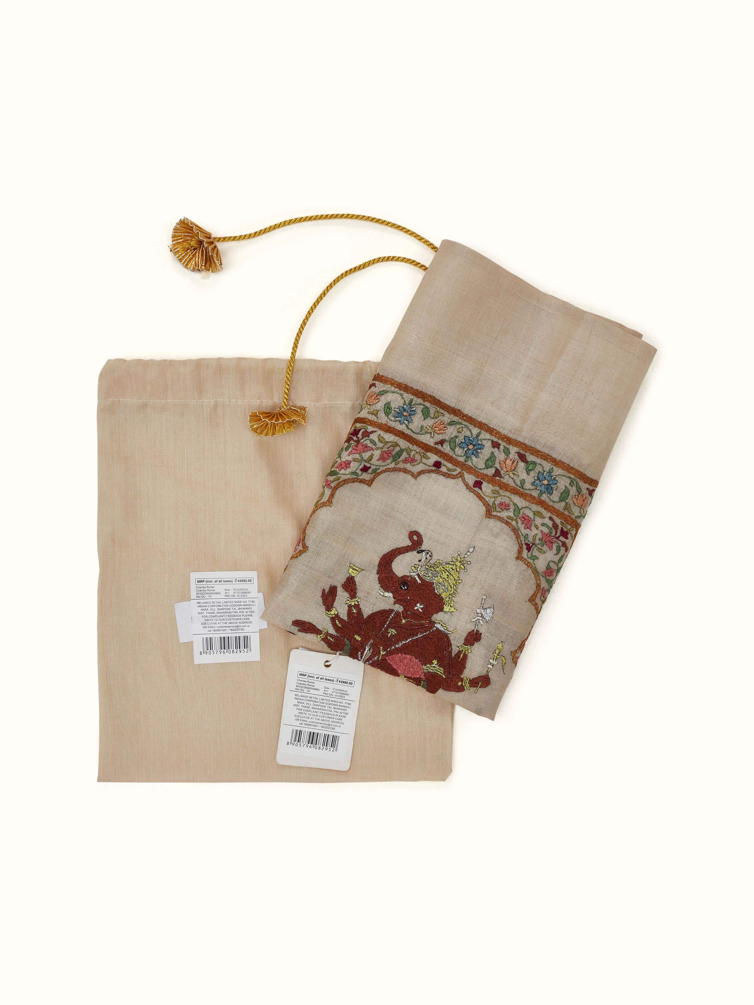 Artistic view of Chamba Rumal Ekdanta wall art capturing the elegance and beauty of Lord Ganesha’s embroidered depiction.