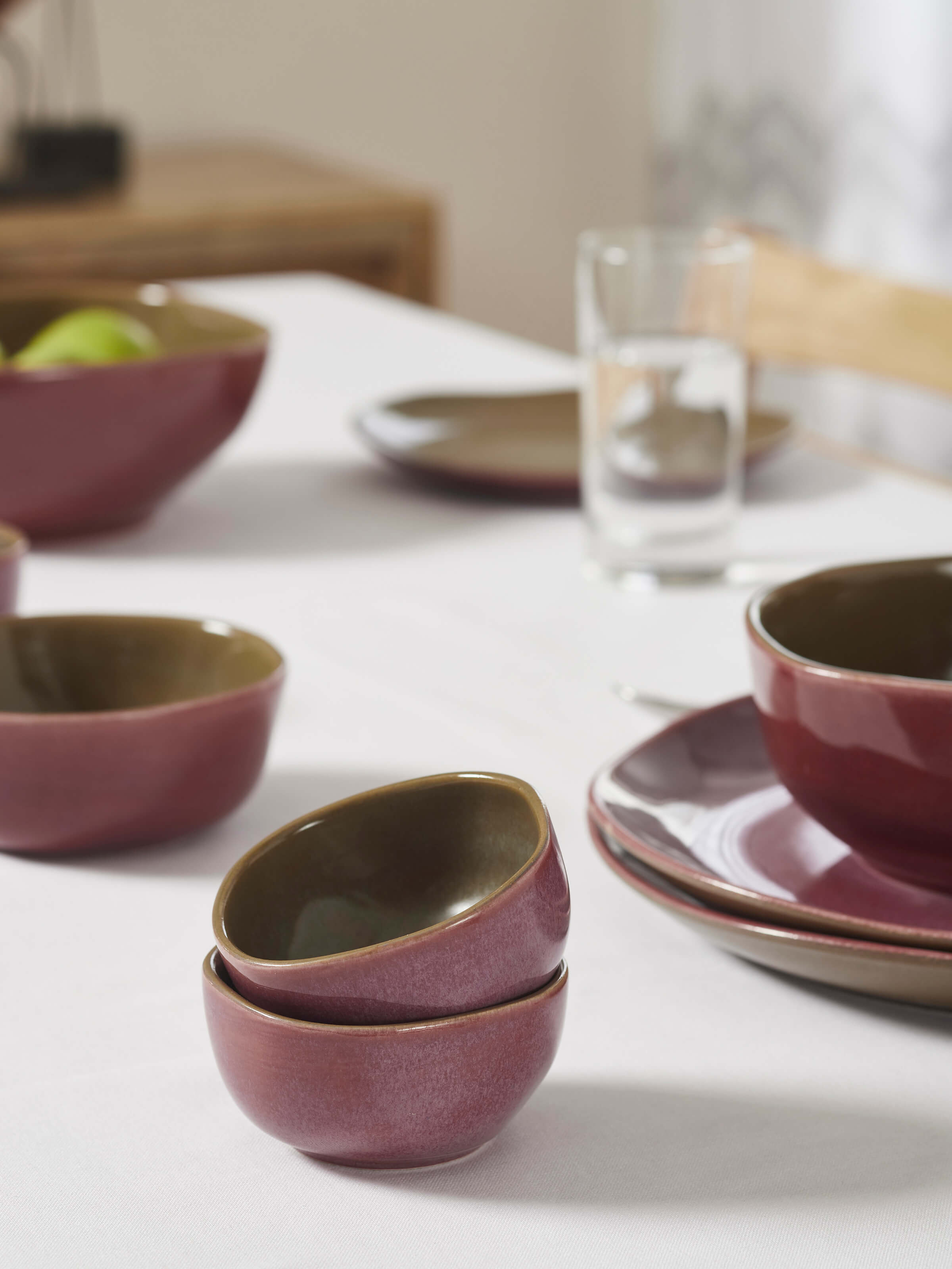 Side view of Khurja pottery ceramic dinner bowls (2 pcs) highlighting the glaze and shape