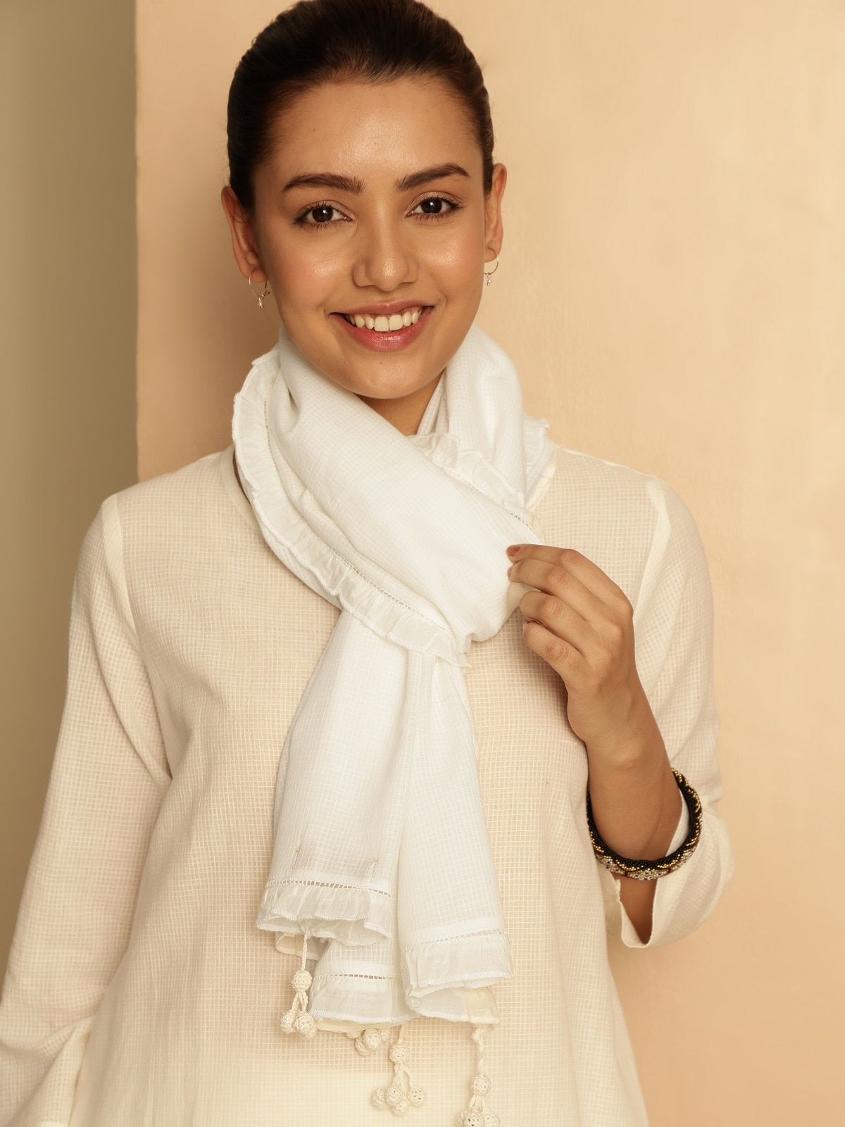 Lifestyle shot presenting the natural texture and soft hand-feel.