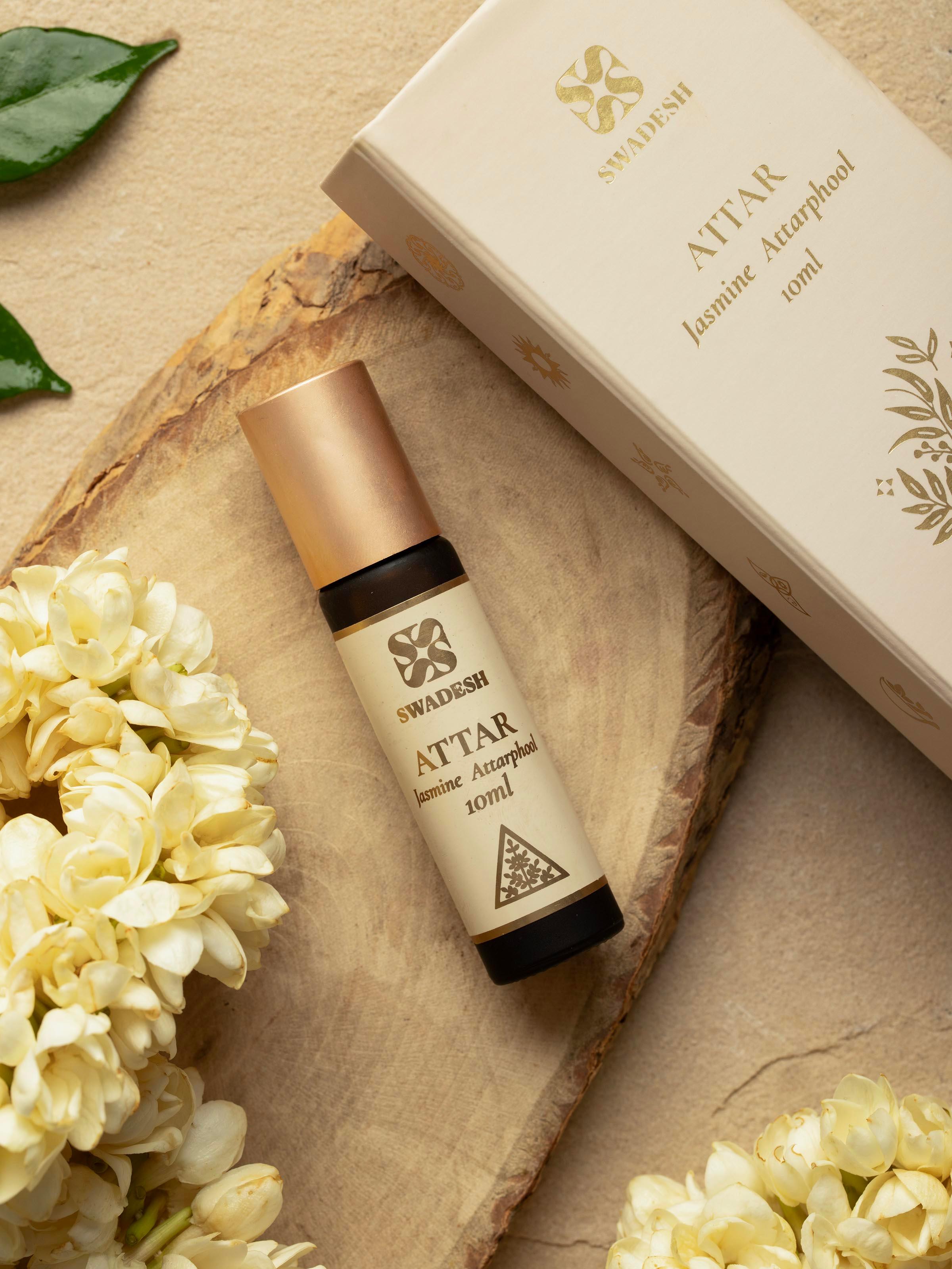 Close-up of Body Spray Jasmine & Patchouli focusing on the spray bottle’s surface and label information.