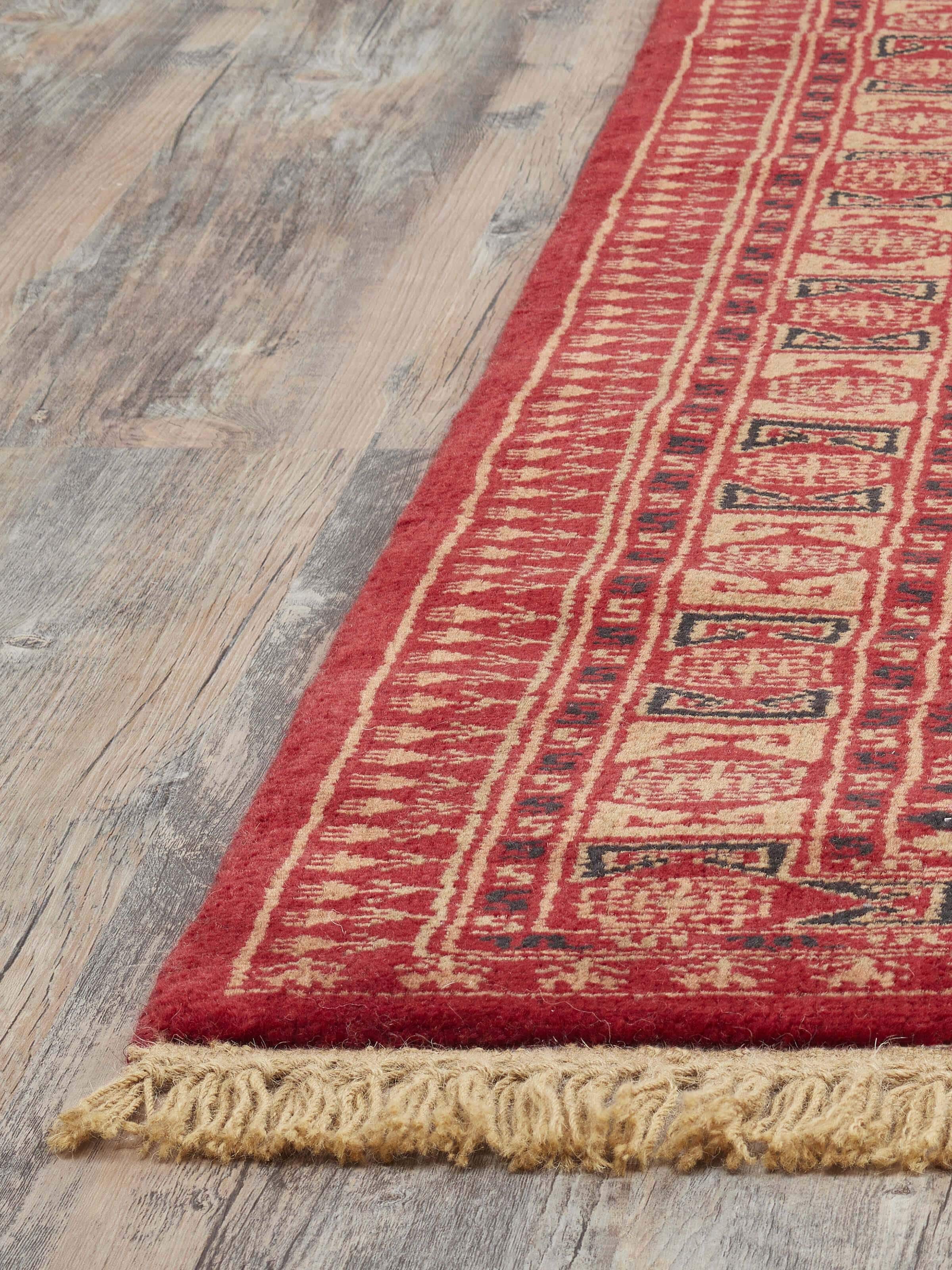 Full view of Traditional Persian Shiraz red Gwalior wool hand-knotted rug (4x6 ft) displaying the elaborate pattern and rich red color.