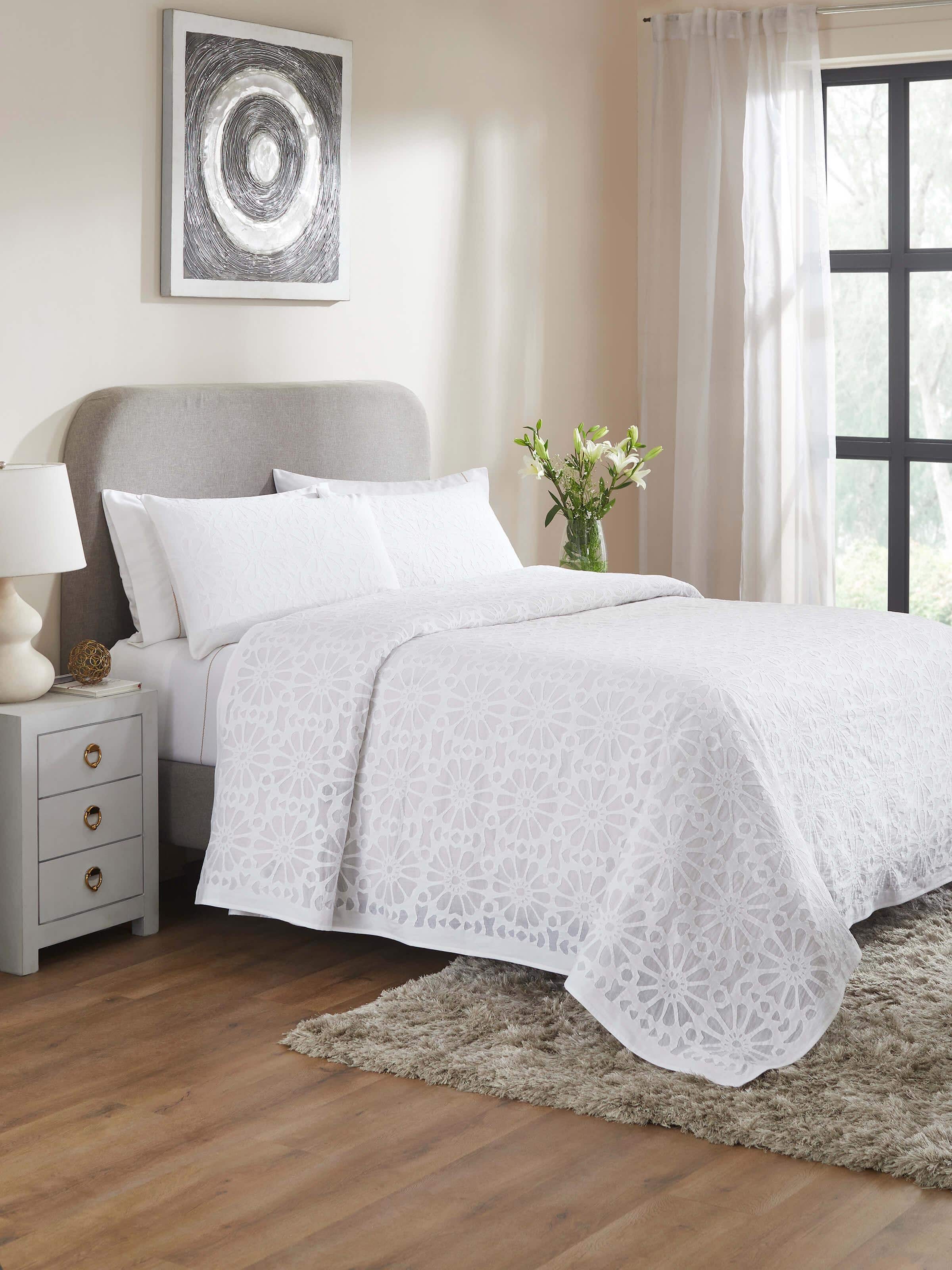 Close-up of Mandana White Jaali Cotton Appliqué King Bedspread Set (3 pcs), focusing on the appliqué detailing.