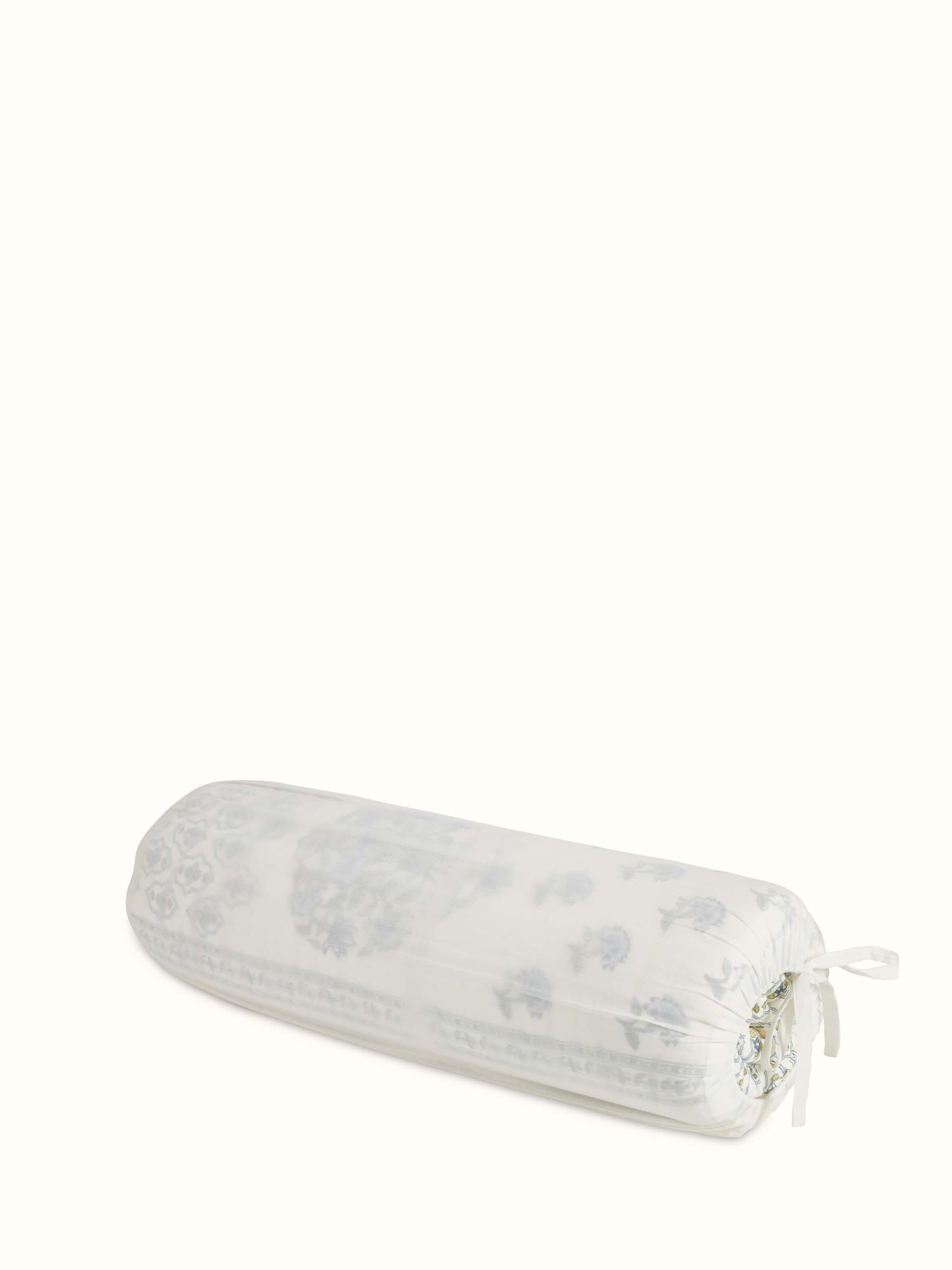 Full view of Aarunya blue floral cotton Sanganeri block printed single quilt spread out, displaying its floral design and colors