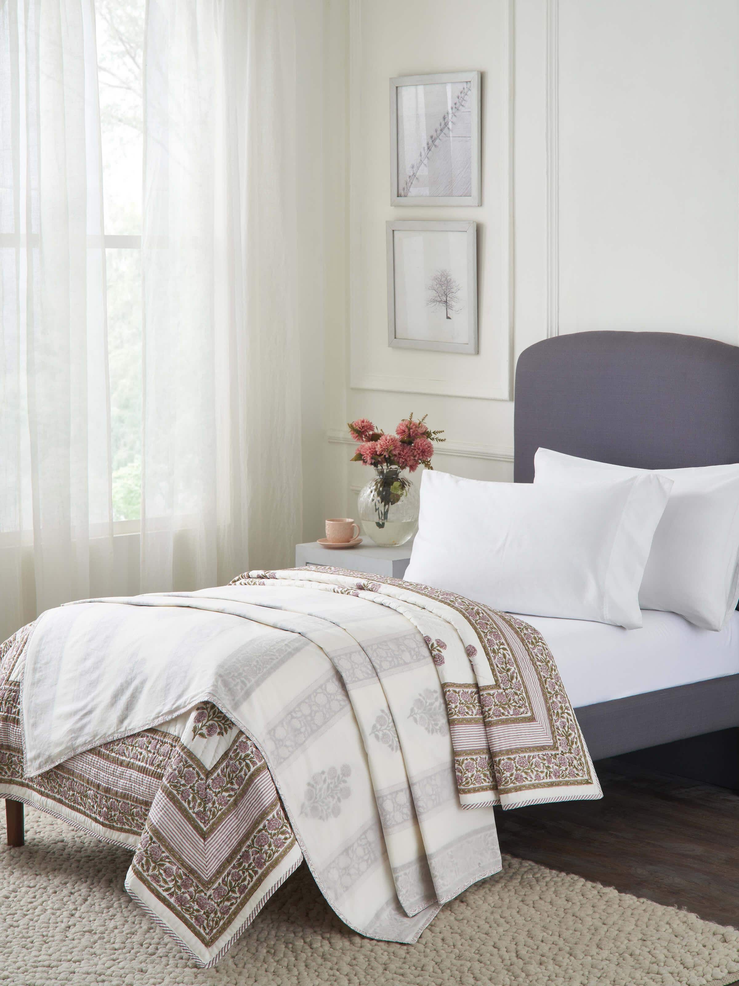 Close-up of Saha lavender buta stripe cotton Sanganeri block printed double dohar