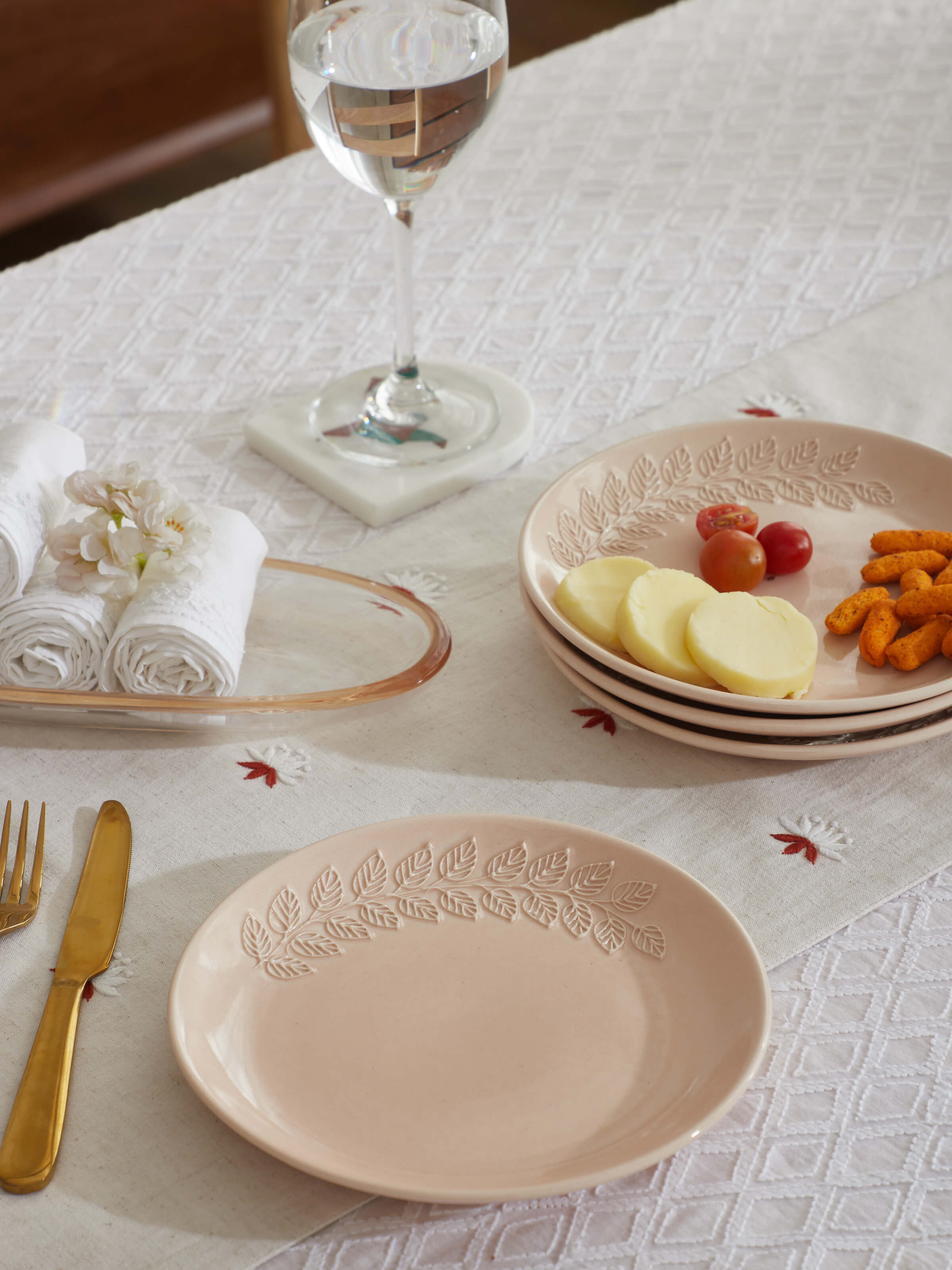 Side view of Khurja Pottery Ceramic Dinner Plates in Pink, showing the plate’s depth and craftsmanship