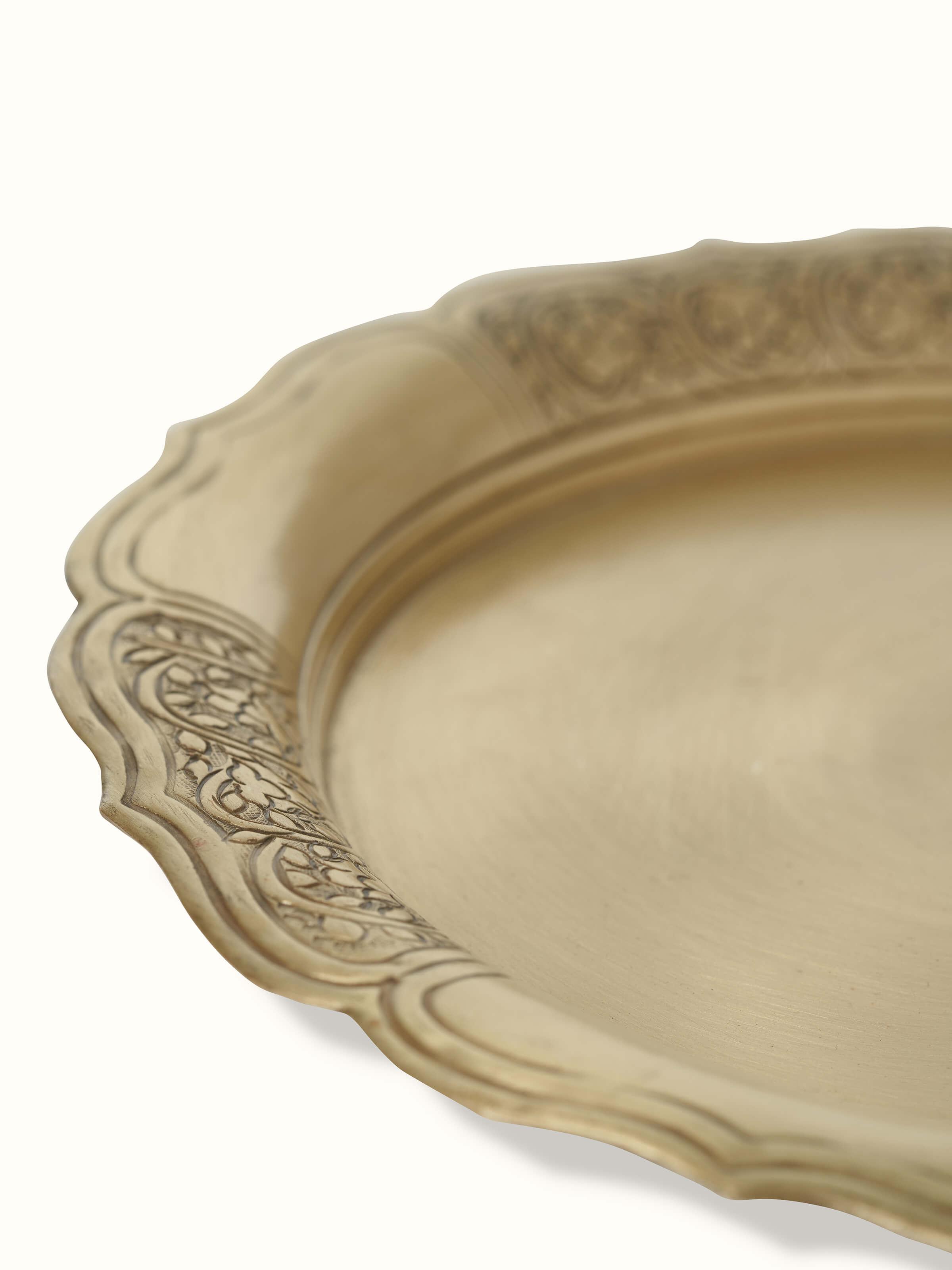 Detailed view of Brass Side Plate (8 inches) showcasing its smooth finish and traditional appeal.