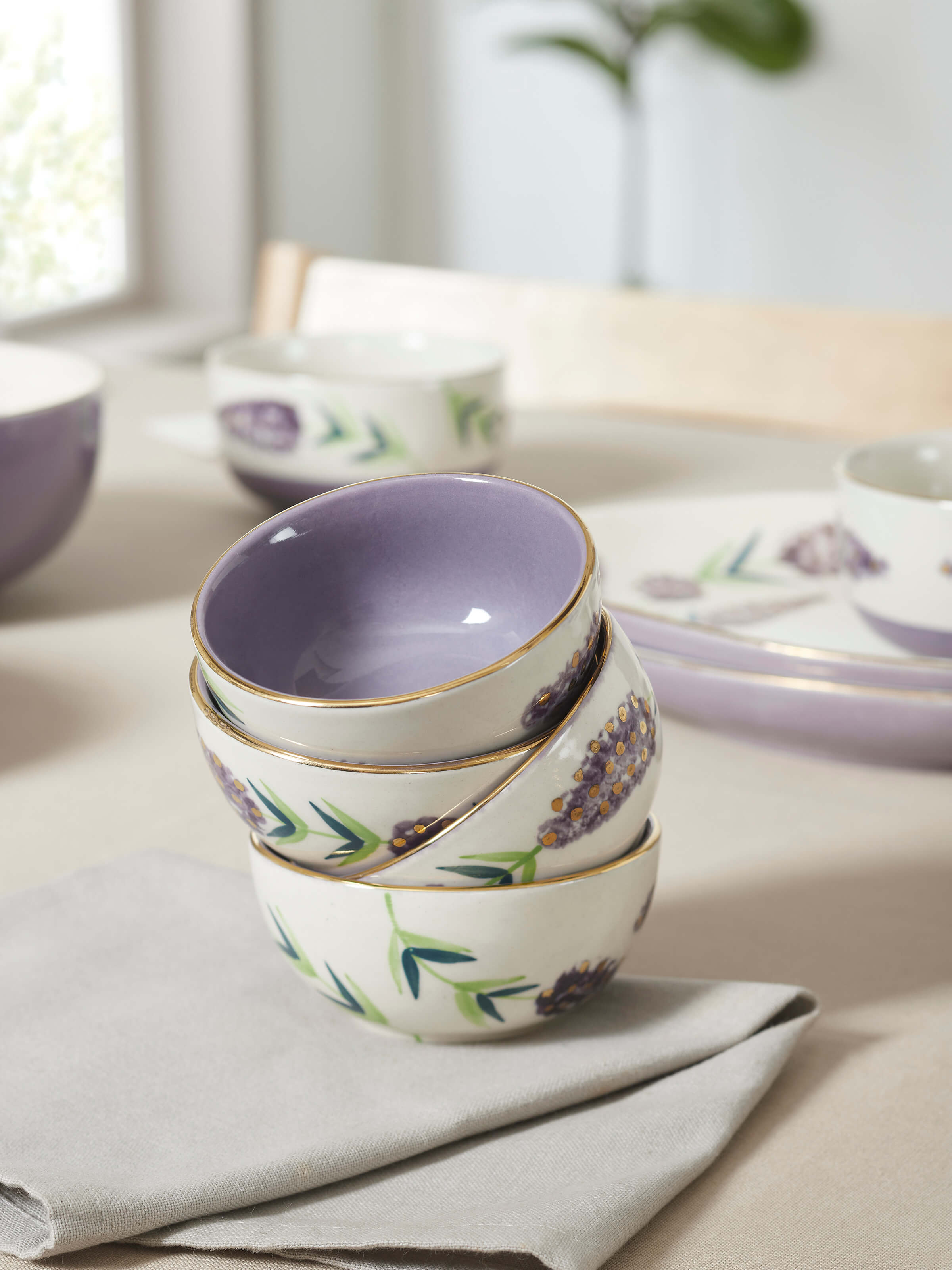 Side view of Khurja pottery stoneware dinner bowls set (4 pcs) highlighting the design