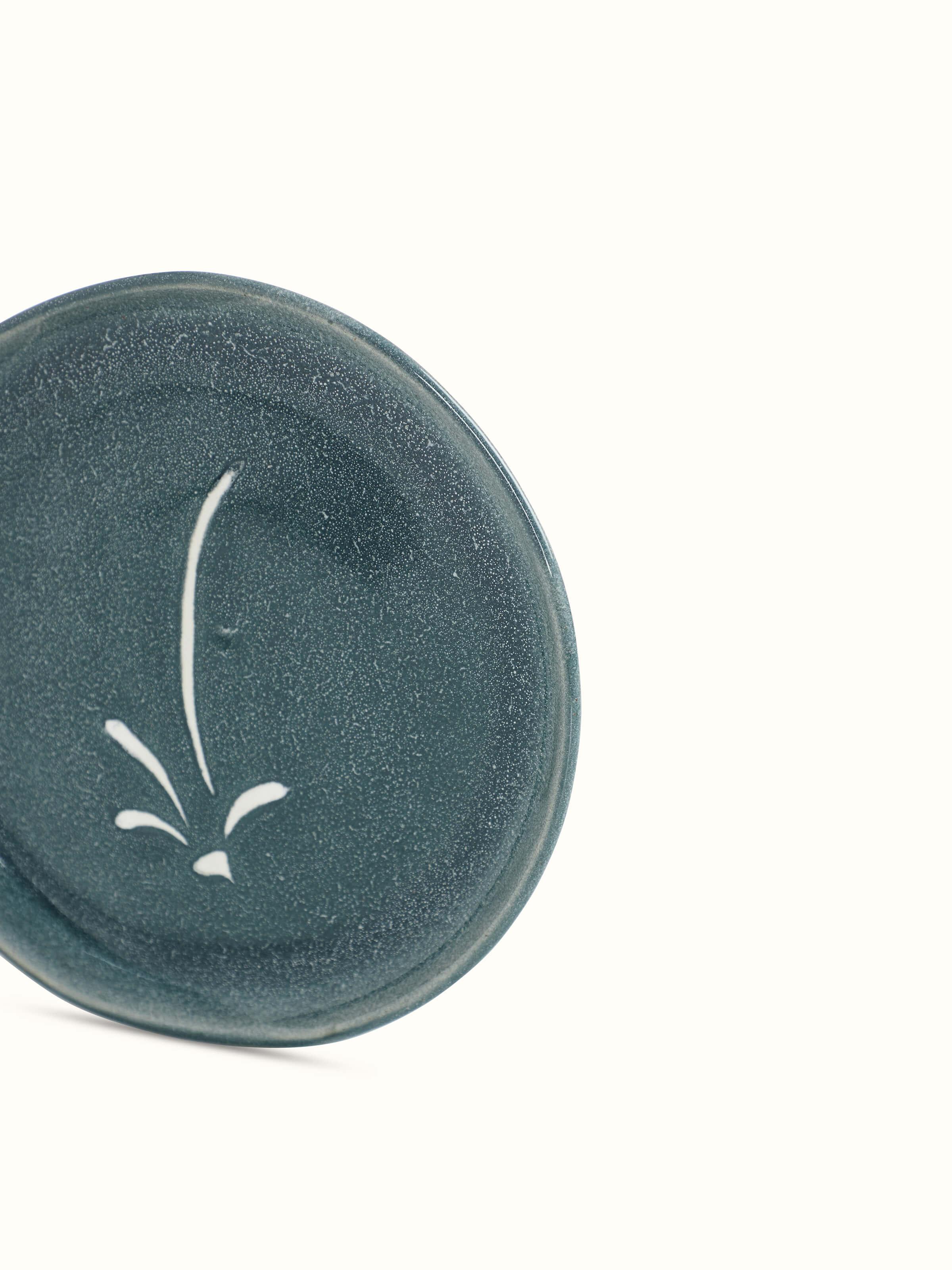 Detailed view of Studio pottery ceramic dinner plate large highlighting the fine craftsmanship and durable ceramic material