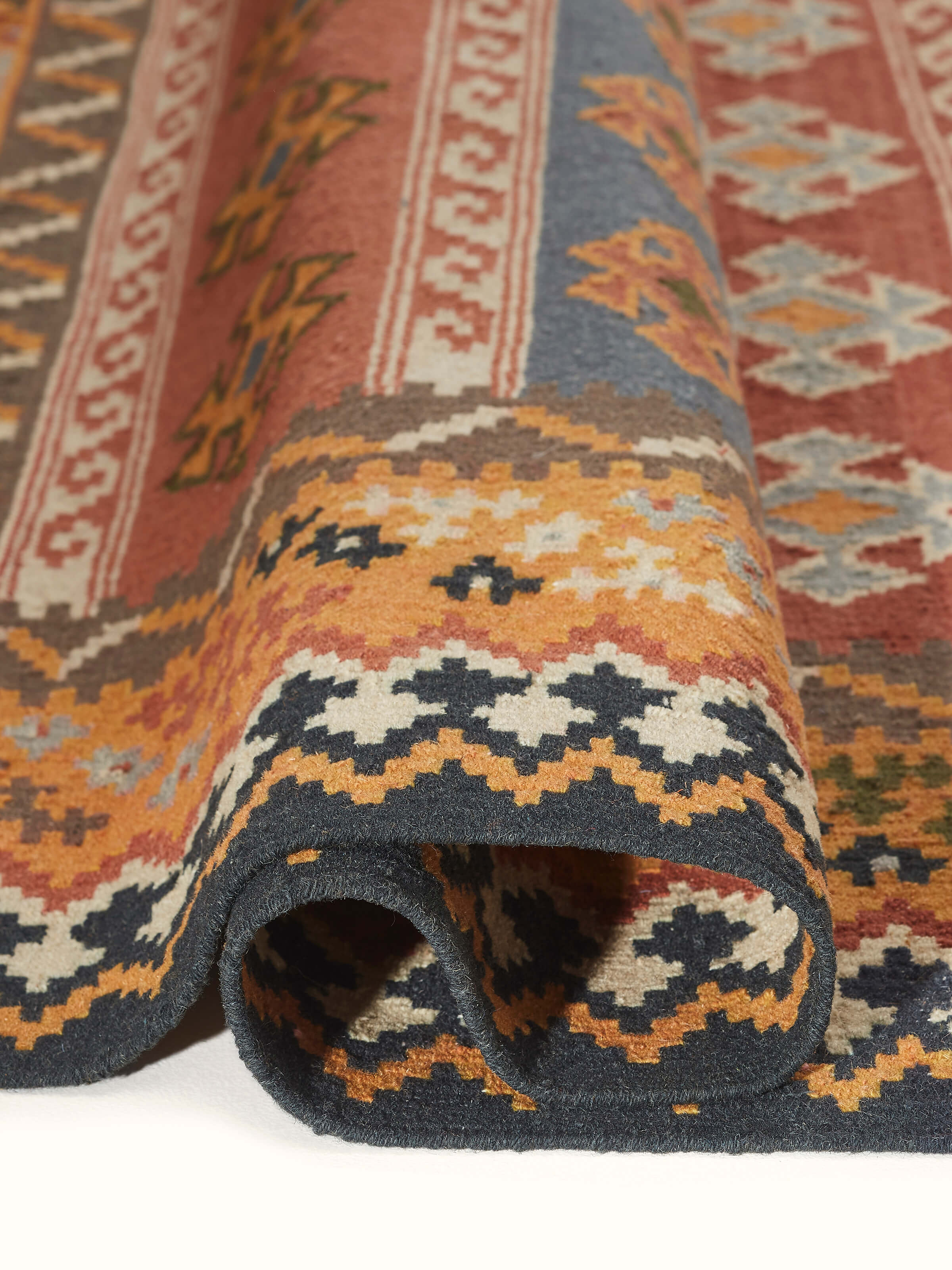 Detailed view of Traditional Kilim Salawas wool & cotton Panja dhurrie showcasing the craftsmanship and fabric quality