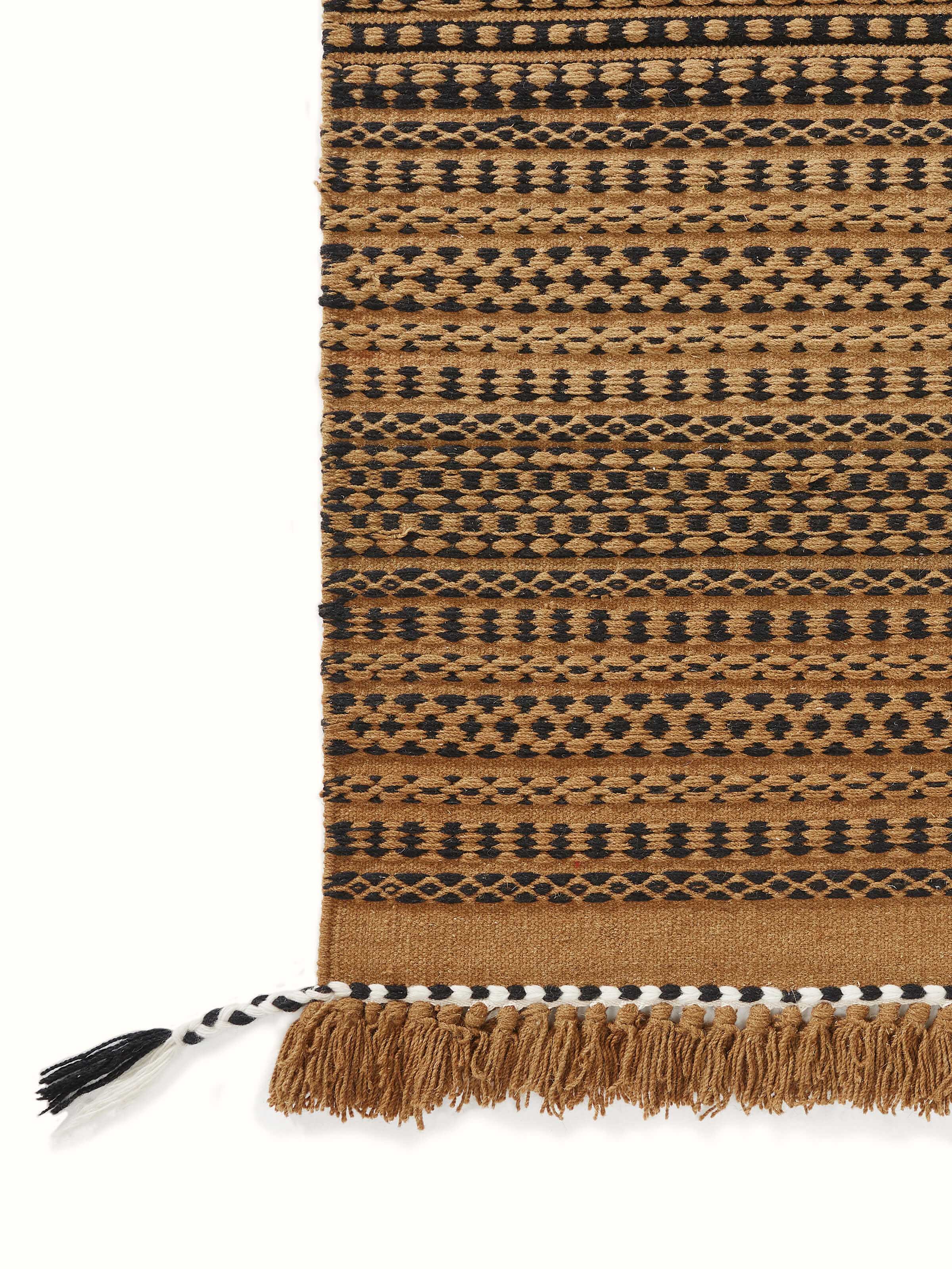 Full view of Sindhi textured orange salawas wool & cotton panja dhurrie, displaying the comprehensive design and texture in a vibrant orange.