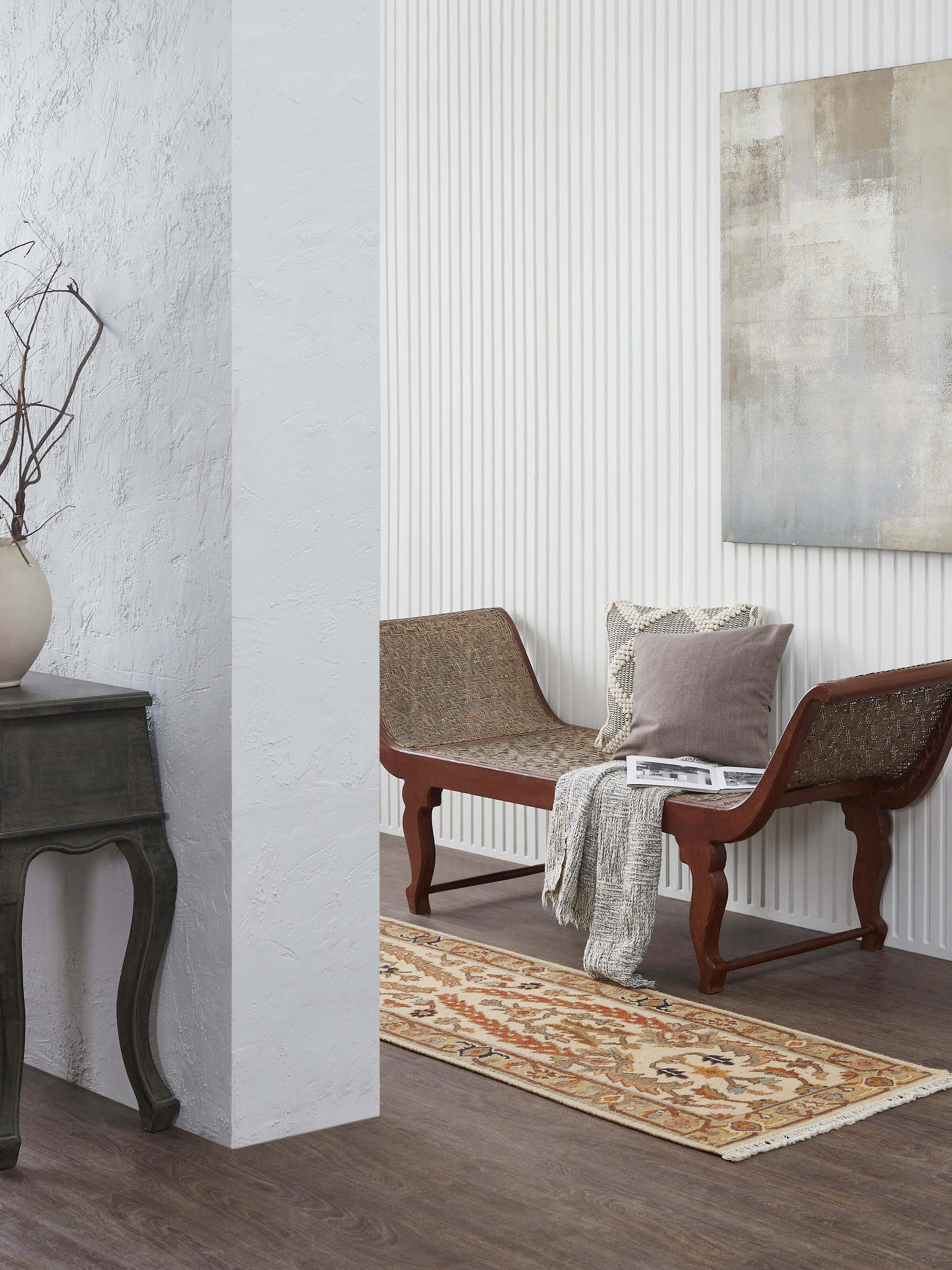 Side view of Nomad traditional off-white Bhadohi wool hand-knotted runner showcasing the hand-knotted details and off-white color.