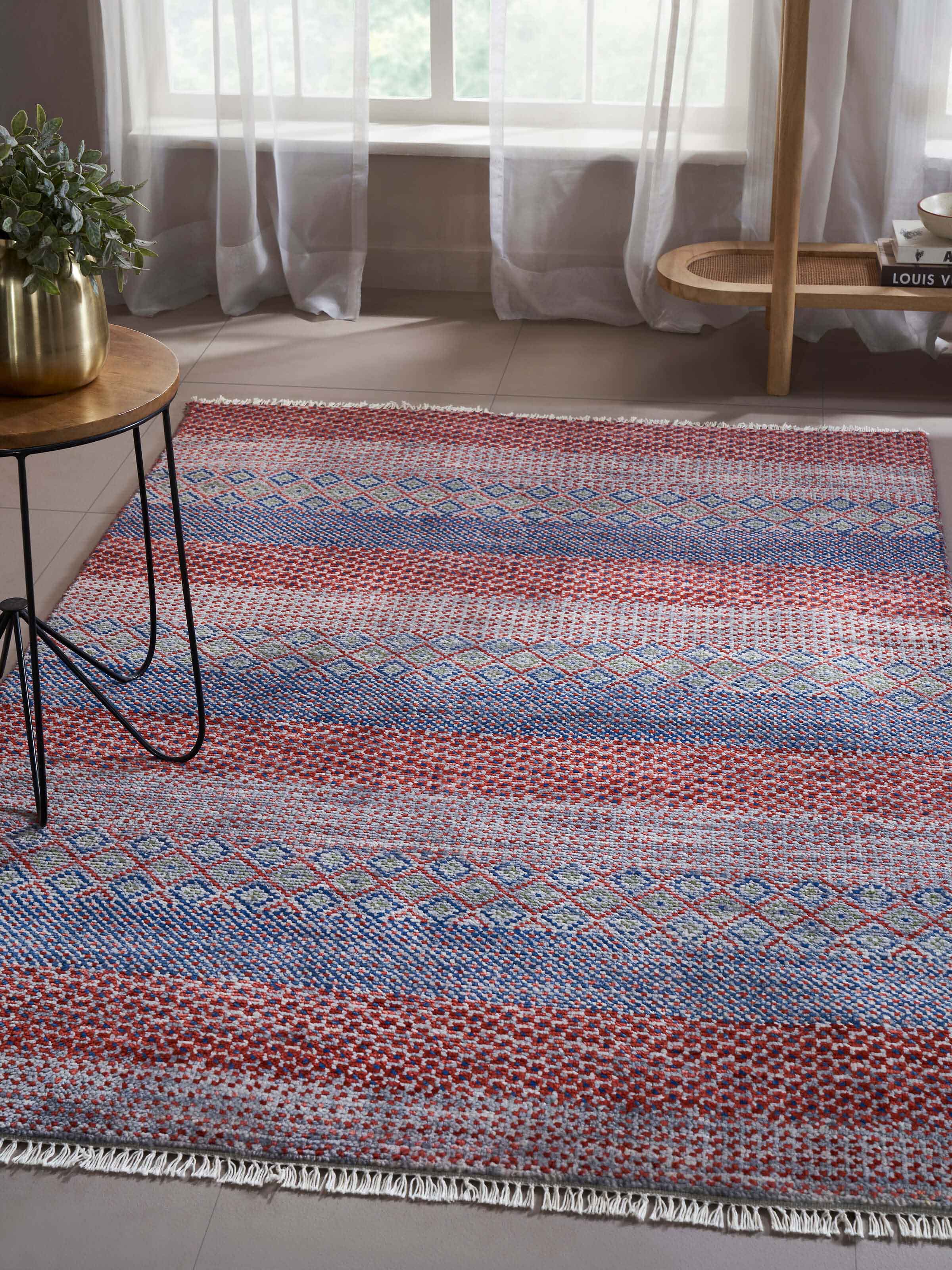 Close-up of the grass pattern Agra rug showcasing the detailed hand-knotted craftsmanship and texture