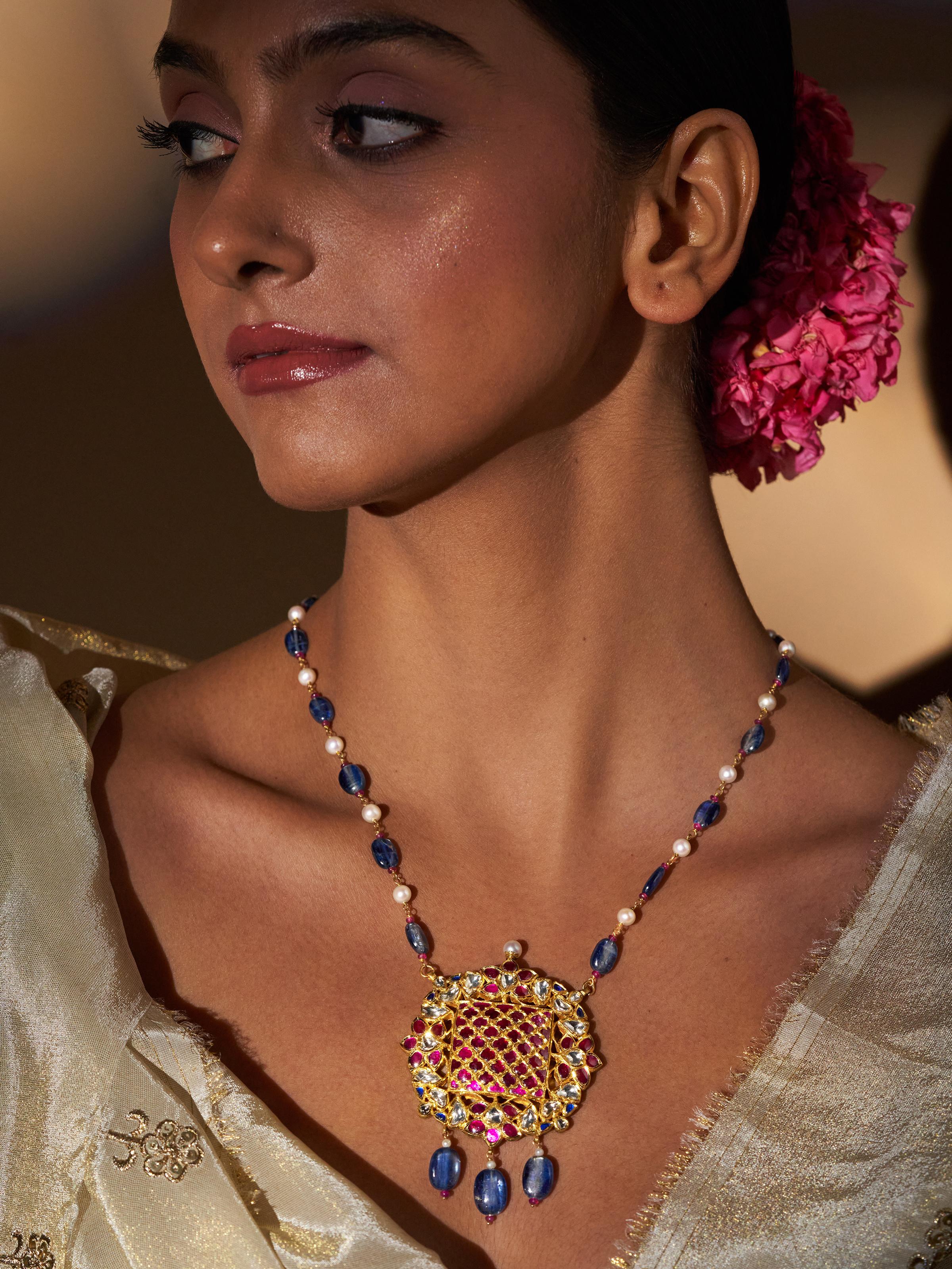 Badroom 22 Karat Gold Pendant & Chain