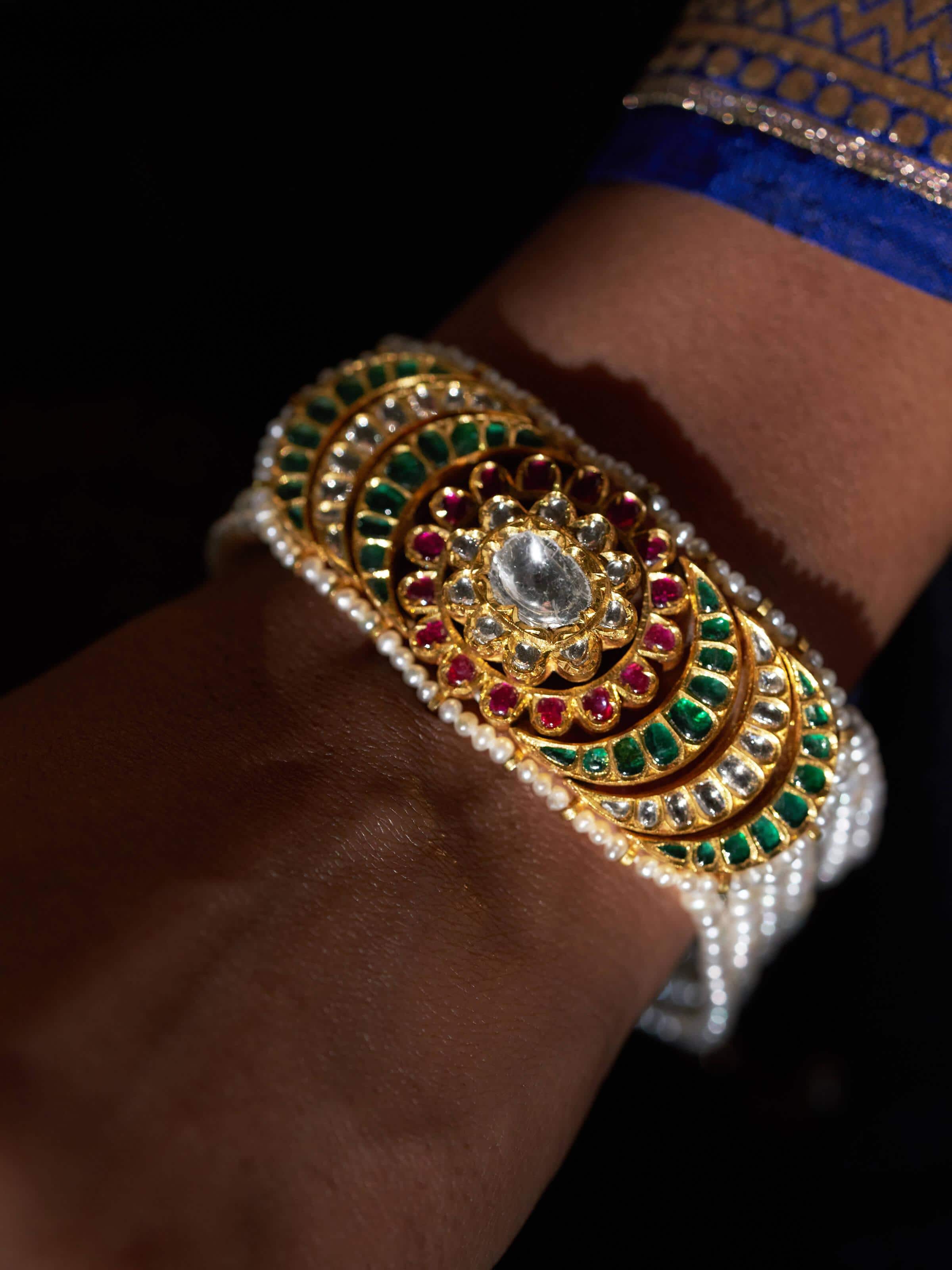 Detailed view of Jadau 18 Karat Gold Bracelet highlighting the precision of its craftsmanship.