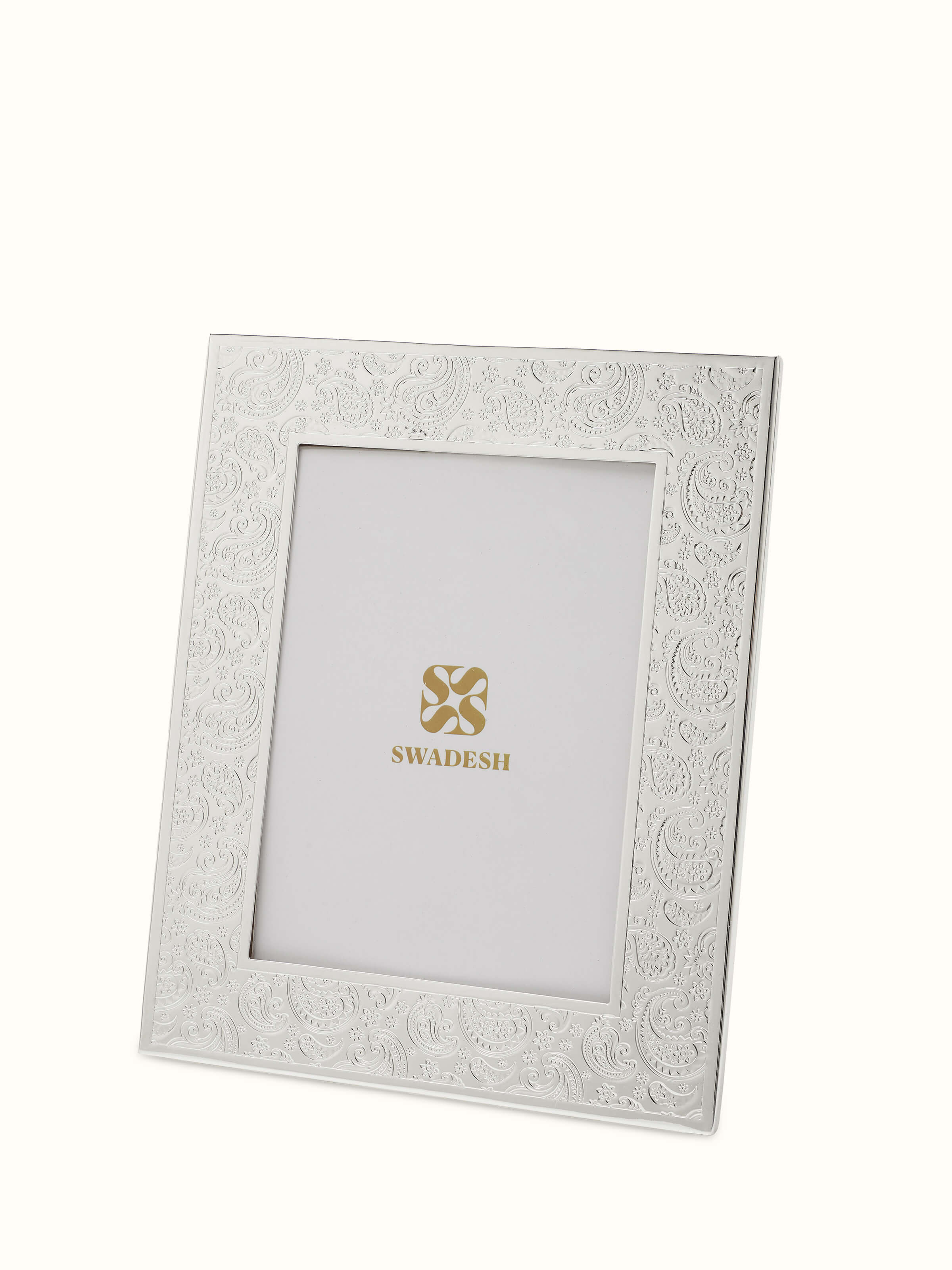 Side view of Silver-Plated Paisley Rectangular Photo Frame (11 x 9 inches) showcasing the frame's edge