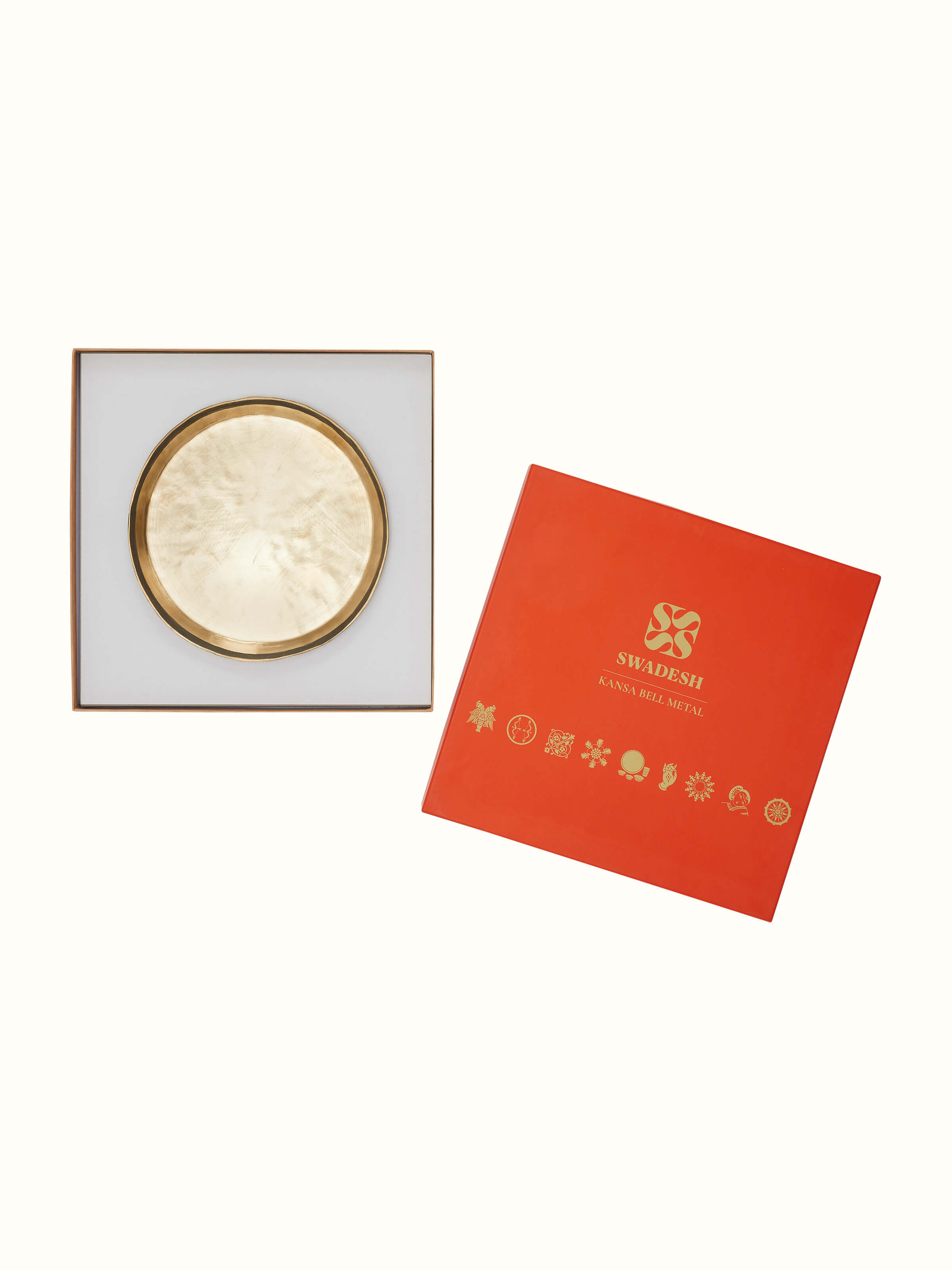 Detailed top view of Bell metal salad plates (2 pcs)