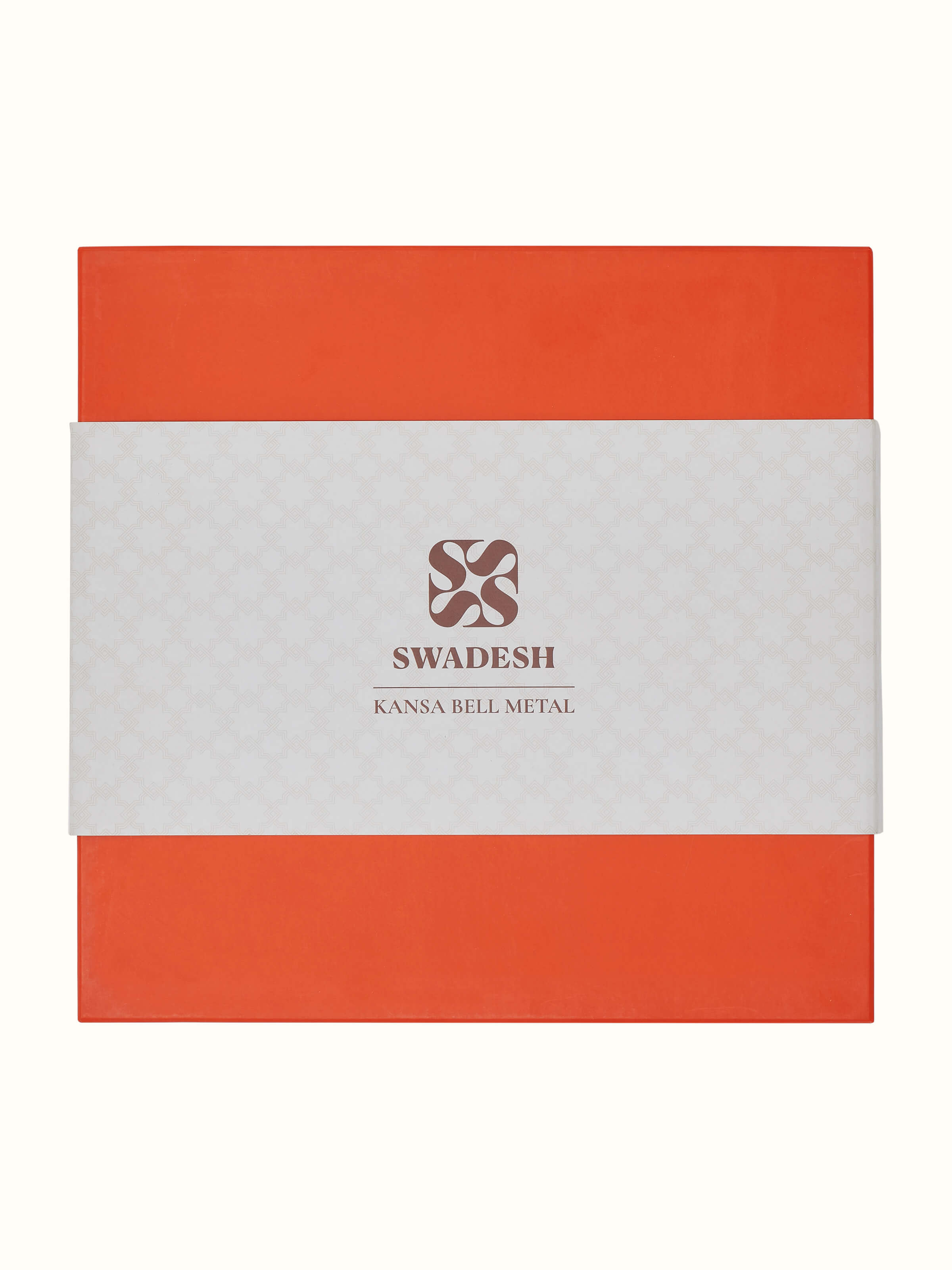 Side angle close-up of Bell metal salad plates (2 pcs)