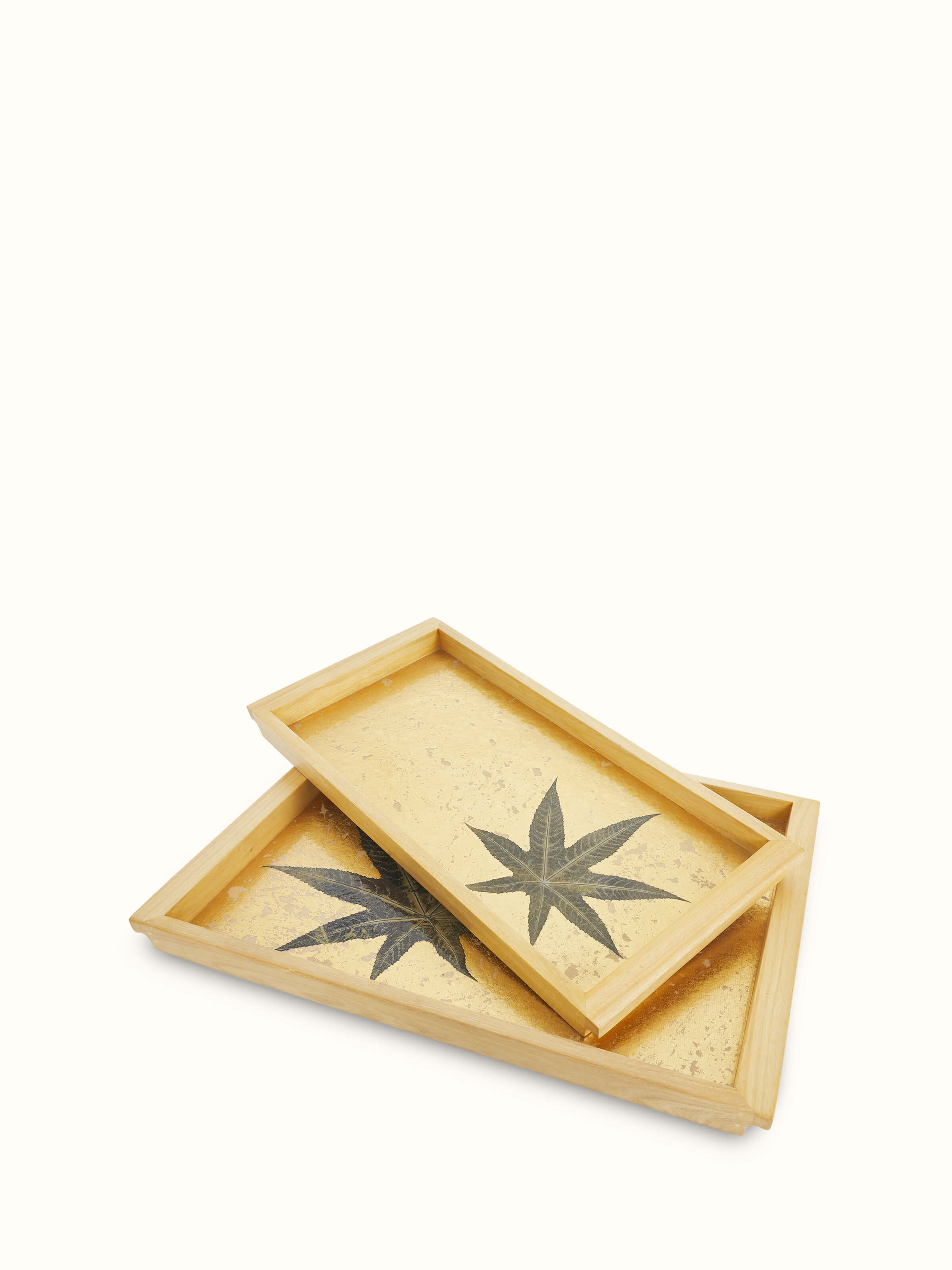 Detailed view of Auroville handmade paper chinar tray focusing on the intricate leaf pattern and handcrafted quality.