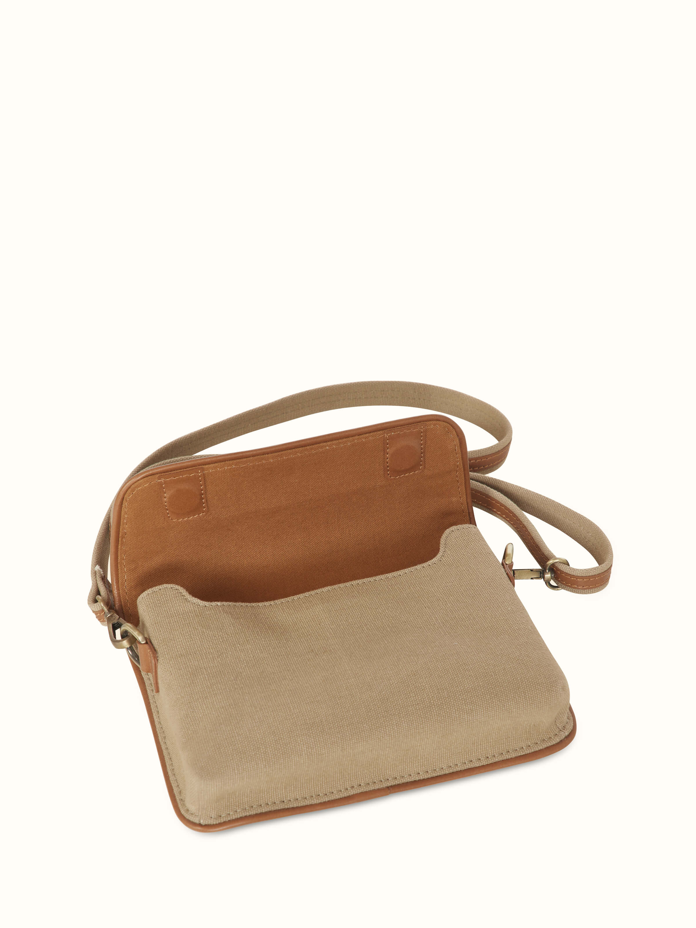 Detailed close-up of slim Leather laptop bag highlighting its high-quality leather and fine craftsmanship