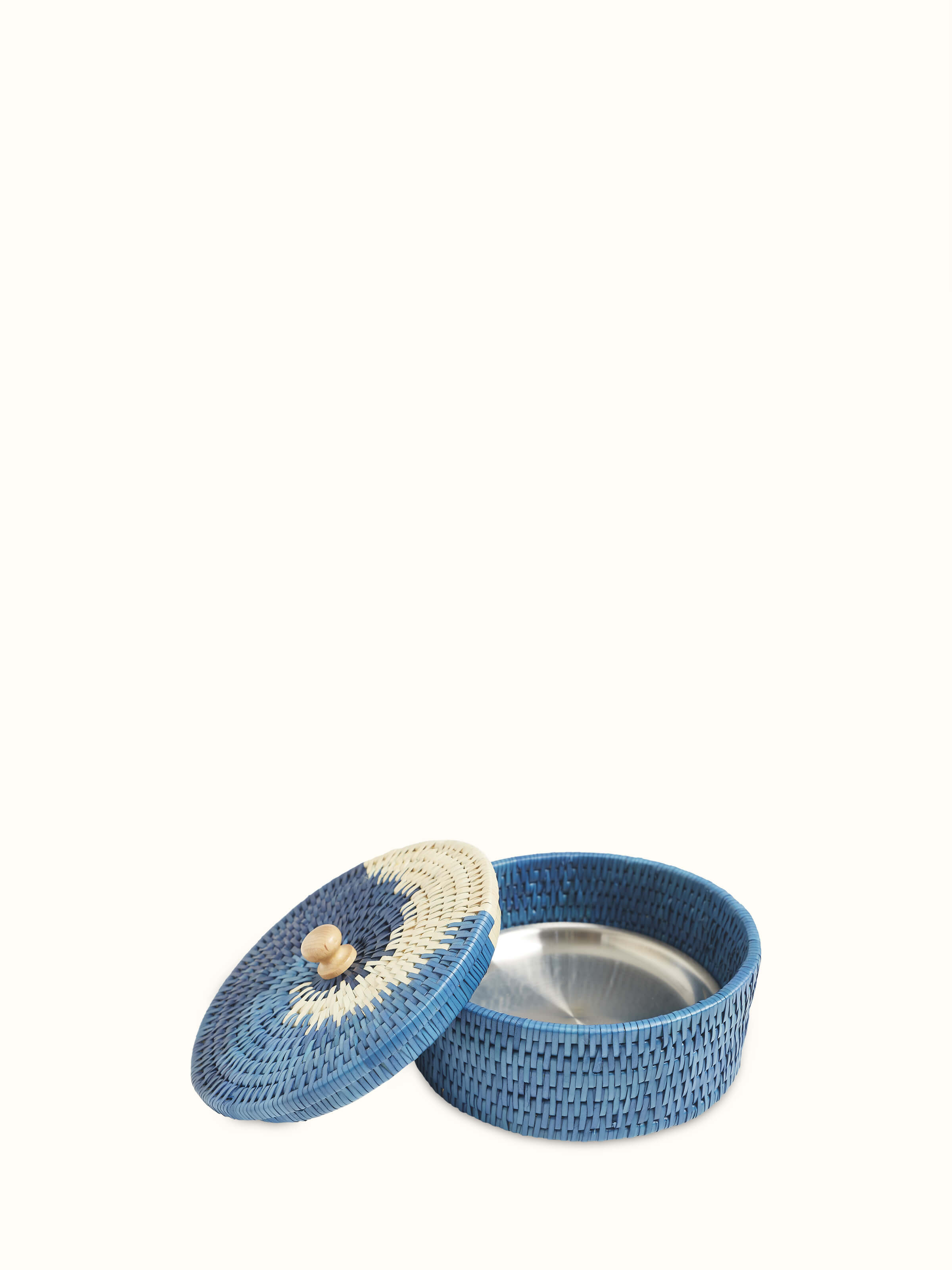 Close-up of Palm leaf woven roti box emphasizing its durable and eco-friendly material