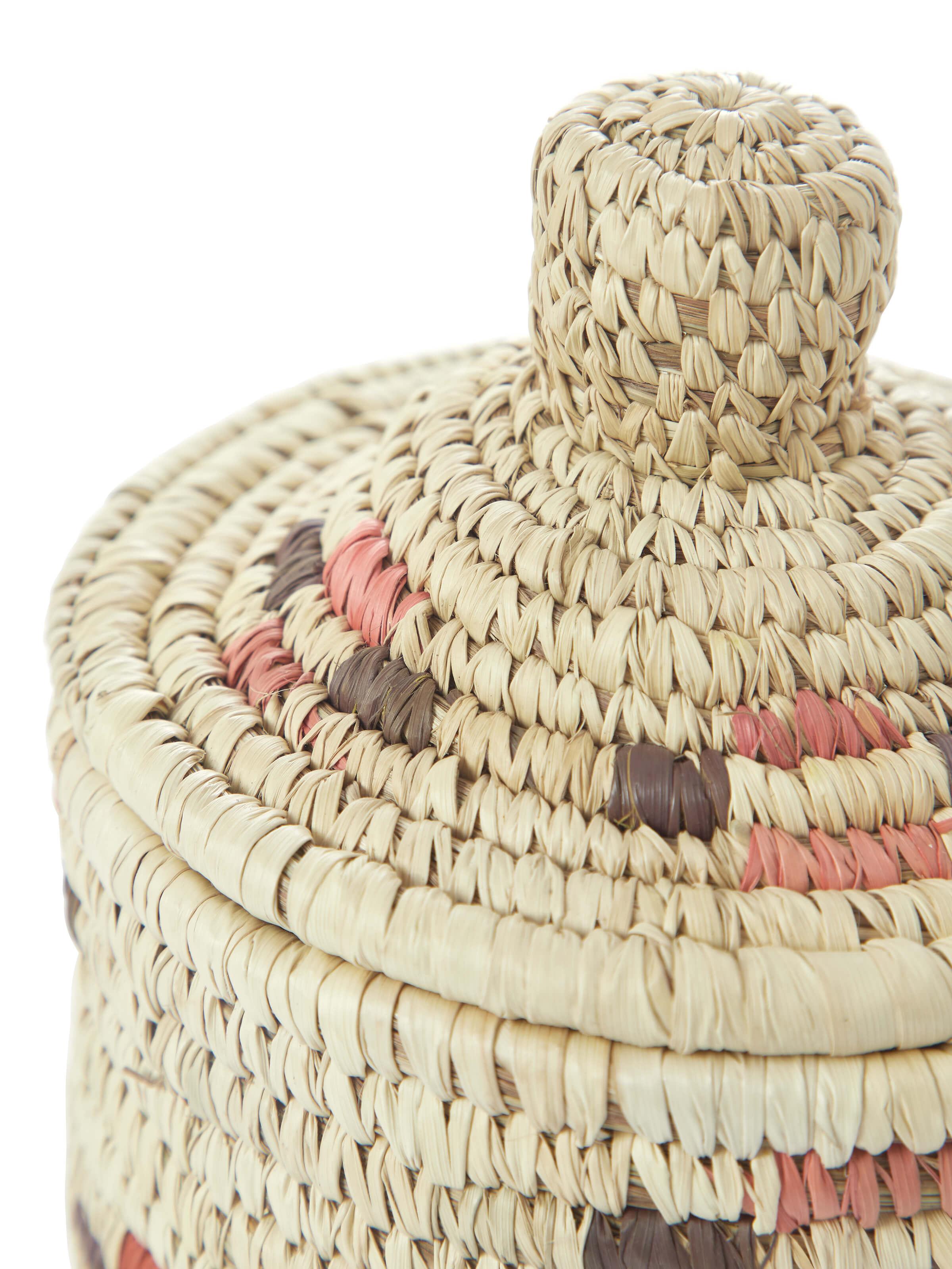Detailed view of Kanshi Natural Fibre Coaster & Basket Set (2 pcs) displaying quality and craftsmanship