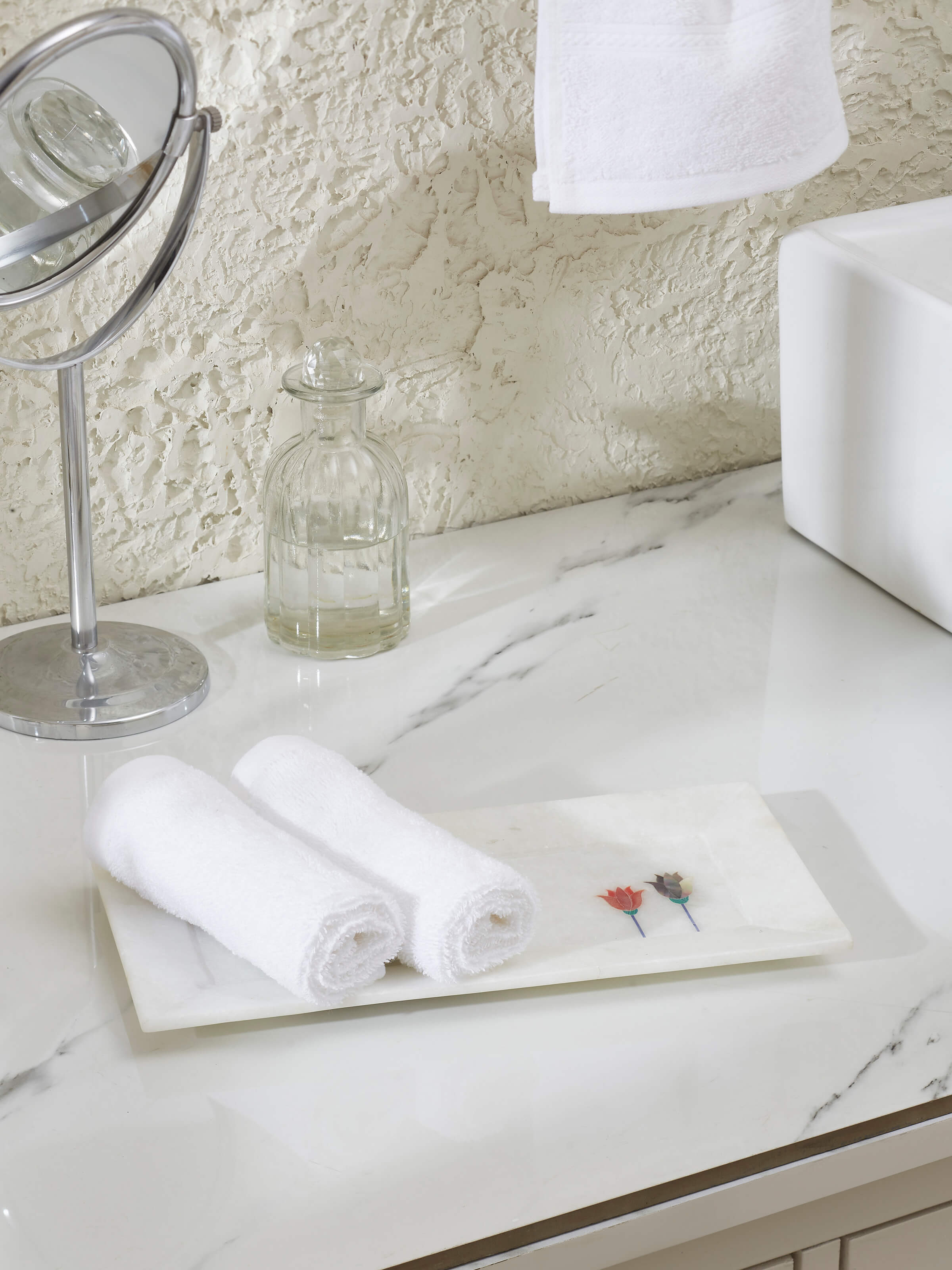 Close-up of Glossy Carved Ambaji White Marble Bath Tray emphasizing the intricate marble work and glossy finish