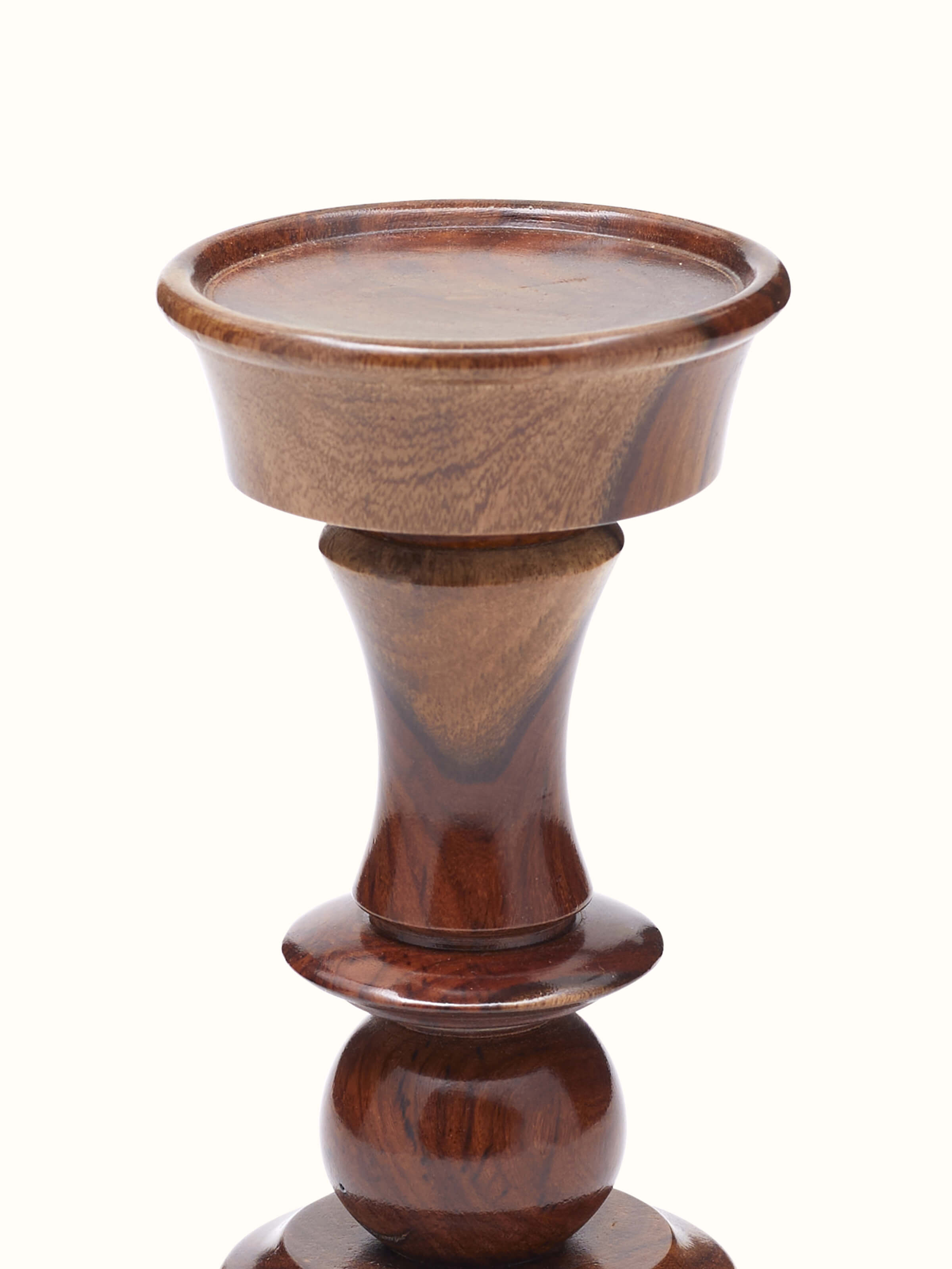 Top view of Natural Sheesham wood candle holder showcasing its well-crafted holder and elegant finish