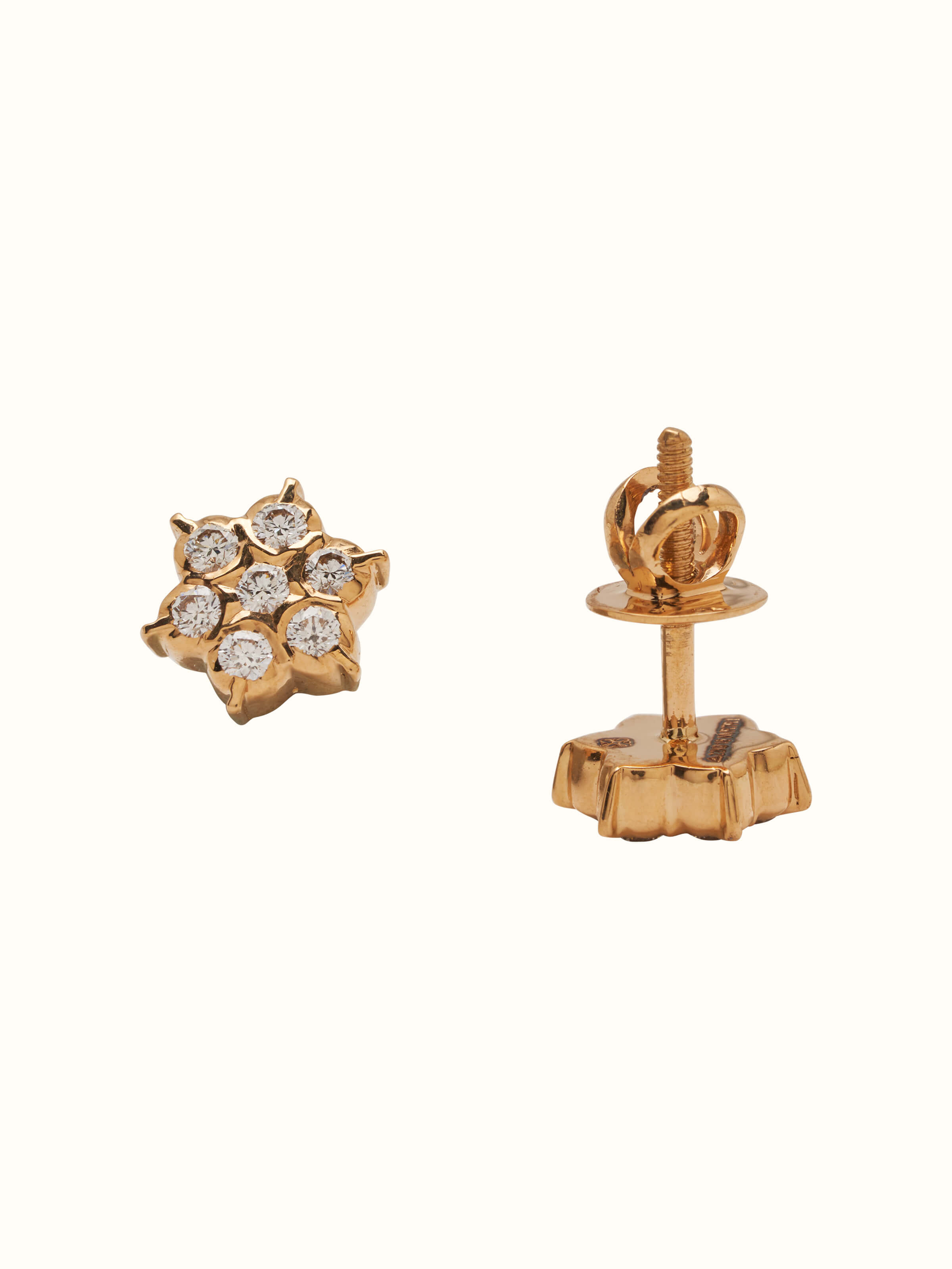 Close-setting 22 Karat Gold Studs