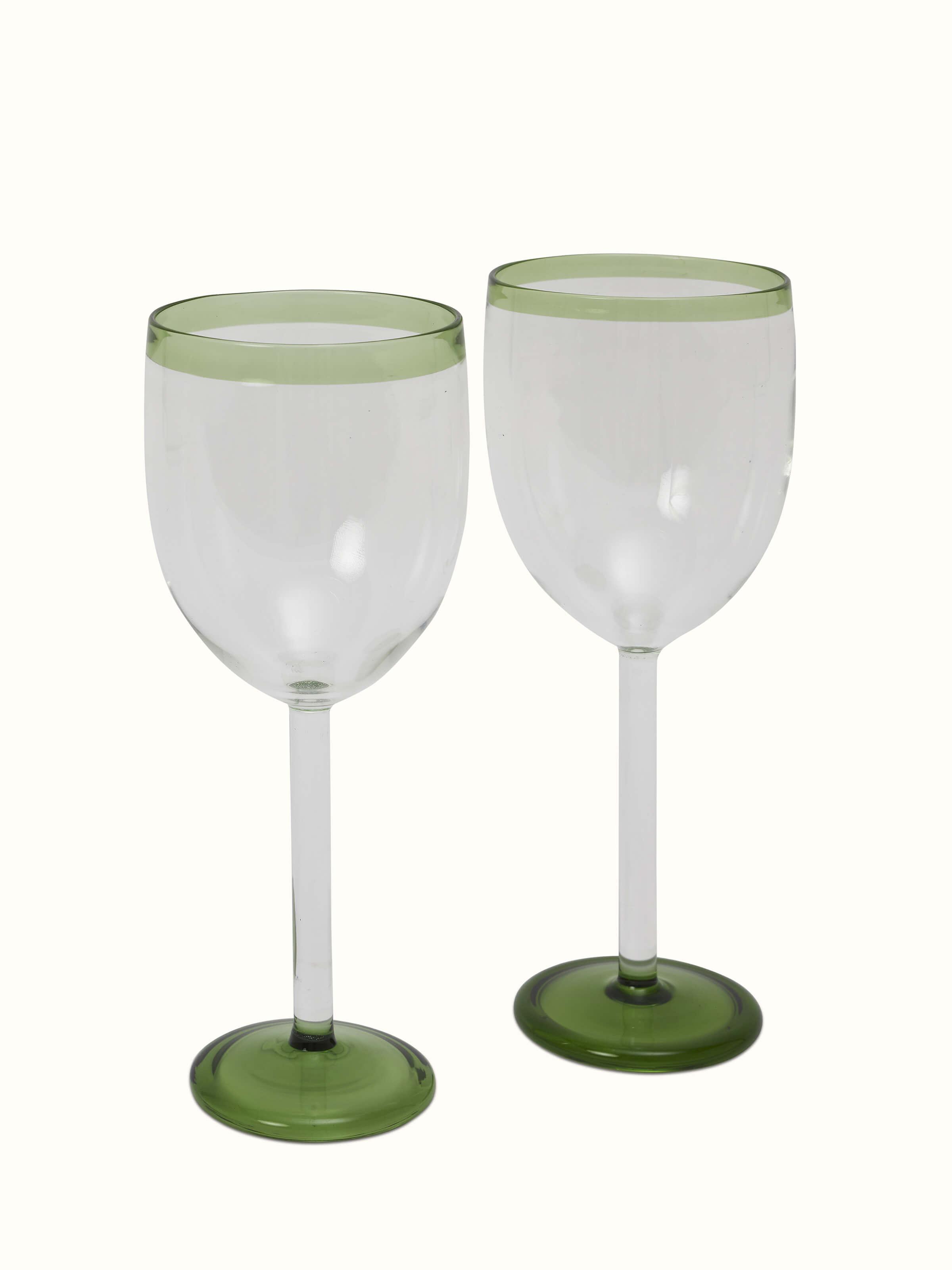 Front view of glass-worked bordeaux glasses (2 pcs), highlighting the rich color and design.