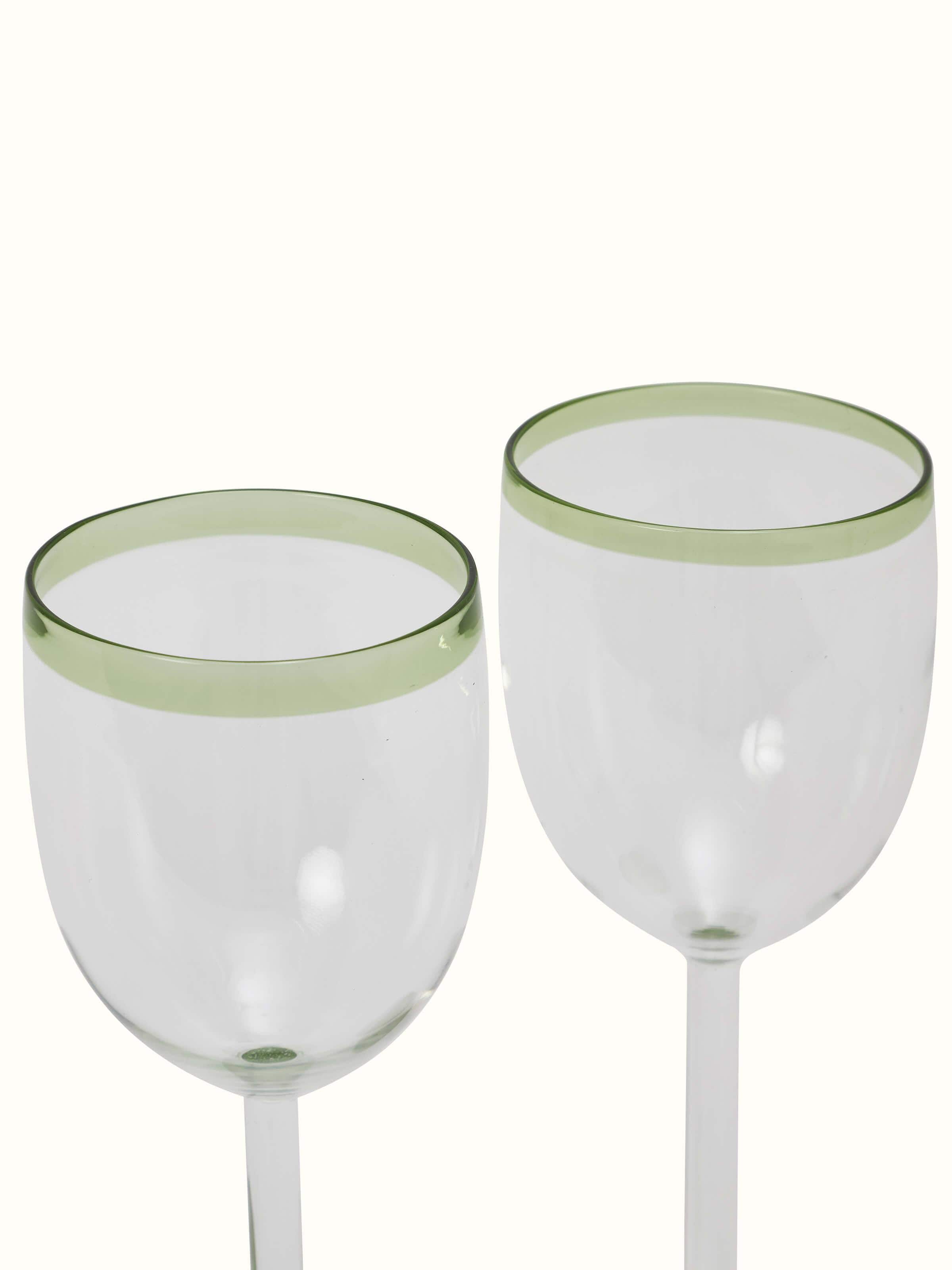 Artistic view of glass-worked bordeaux glasses (2 pcs), showcasing the overall design and color.