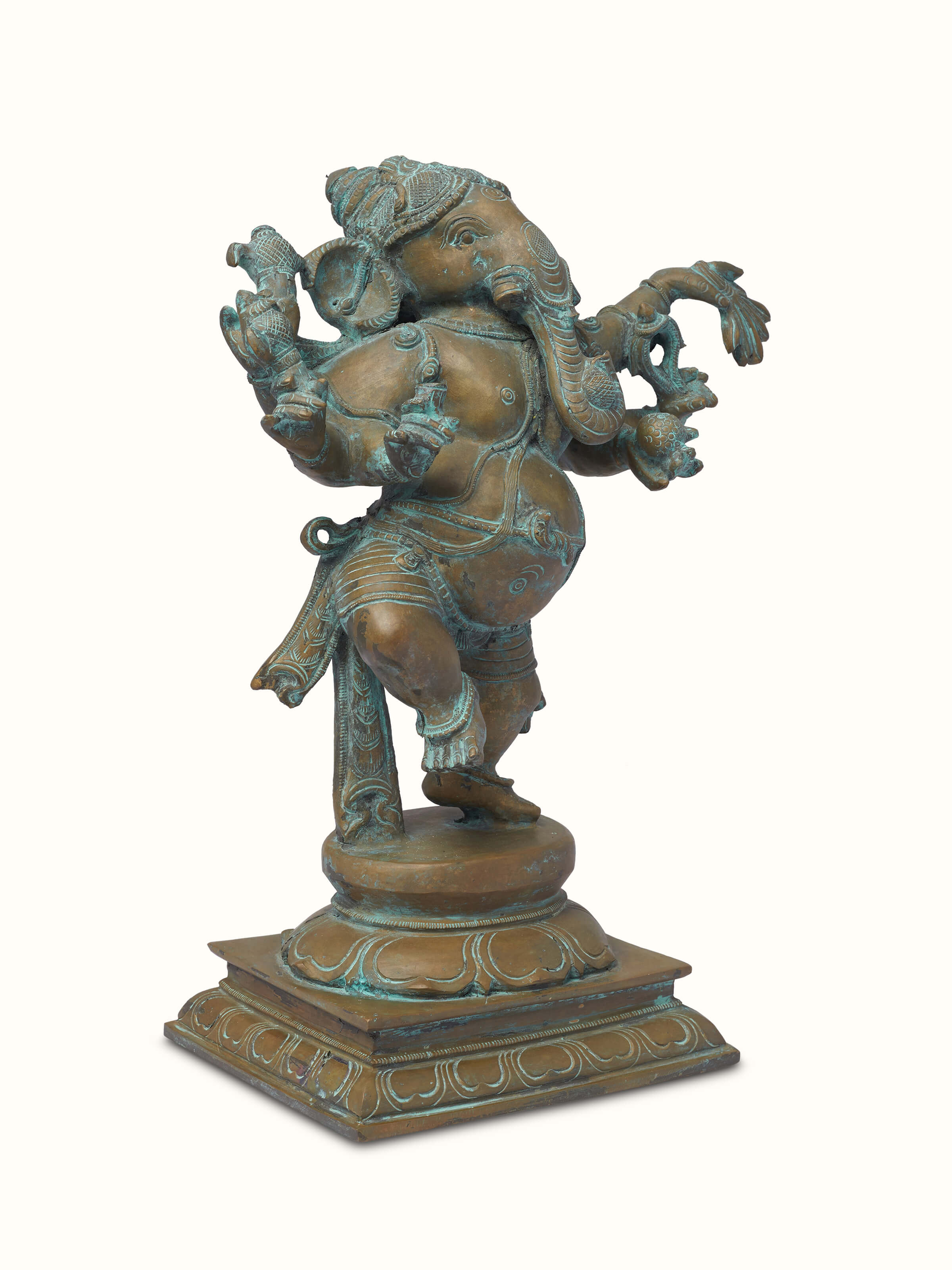 Top view of Dancing Vinayagar bronze casting idol with detailed artistry