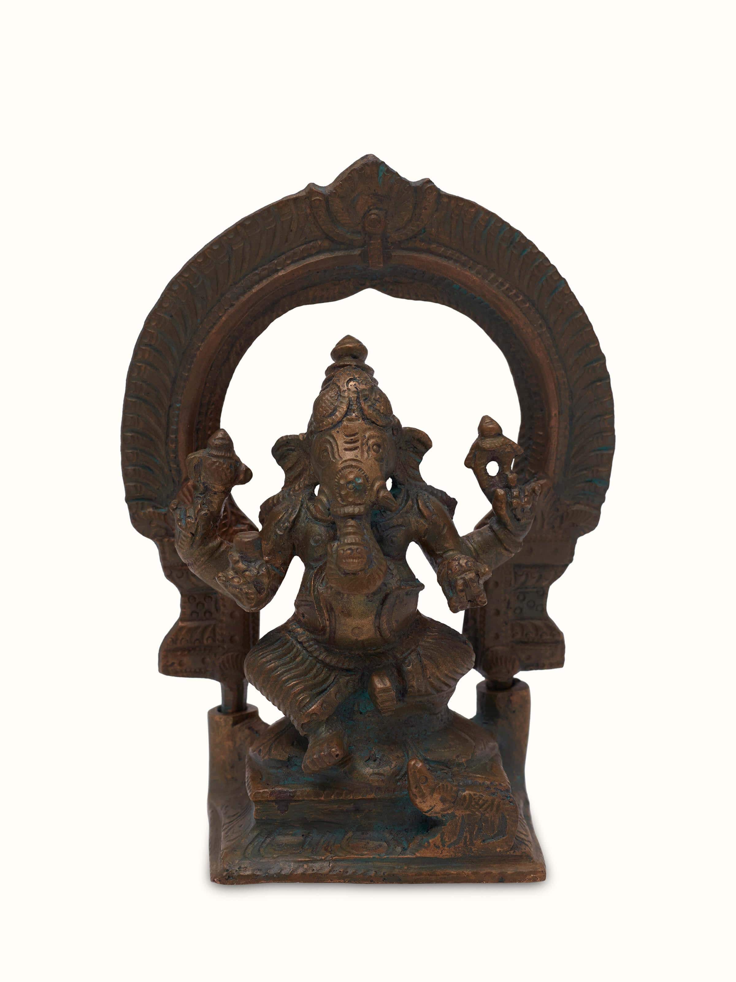 Front view of Supreme bronze casting Ganesha with prabai idol