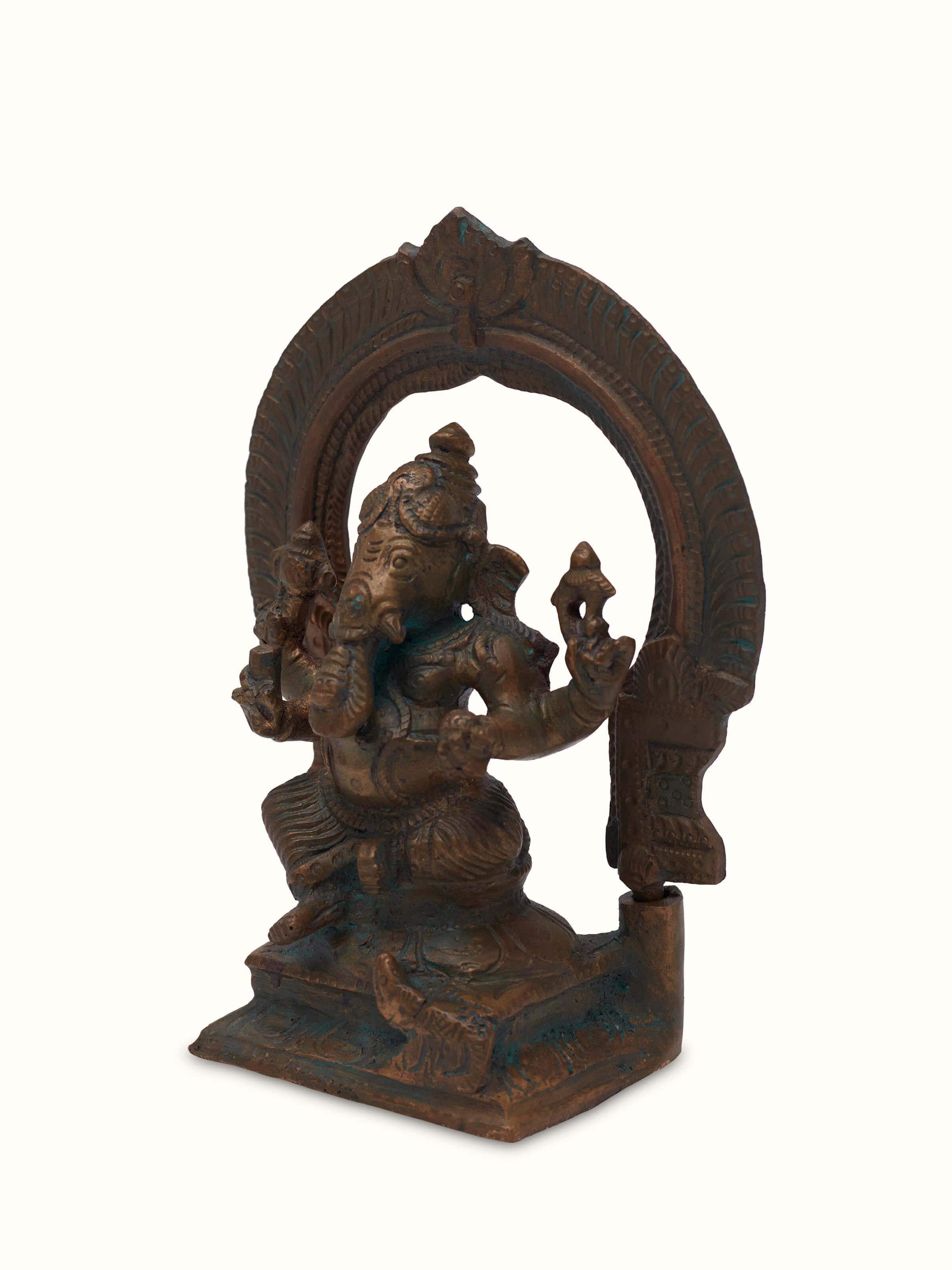 Side view of Supreme bronze casting Ganesha with prabai idol
