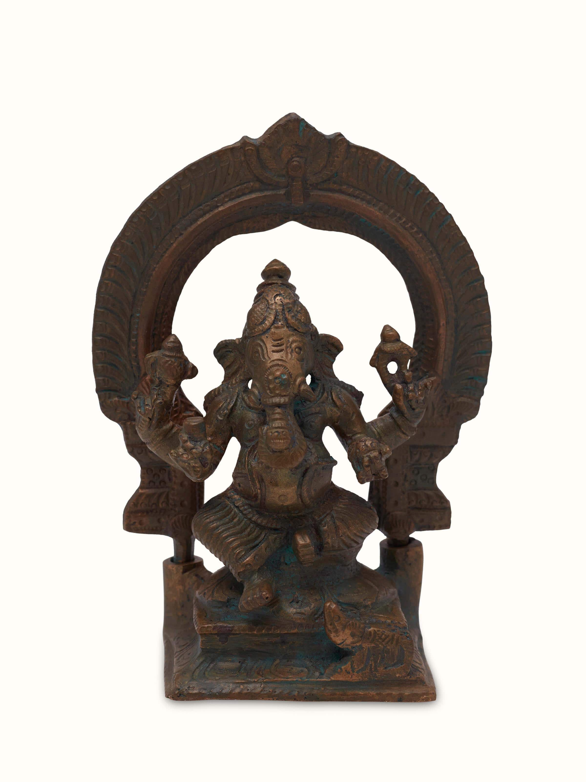 Close-up of Supreme bronze casting Ganesha with prabai idol