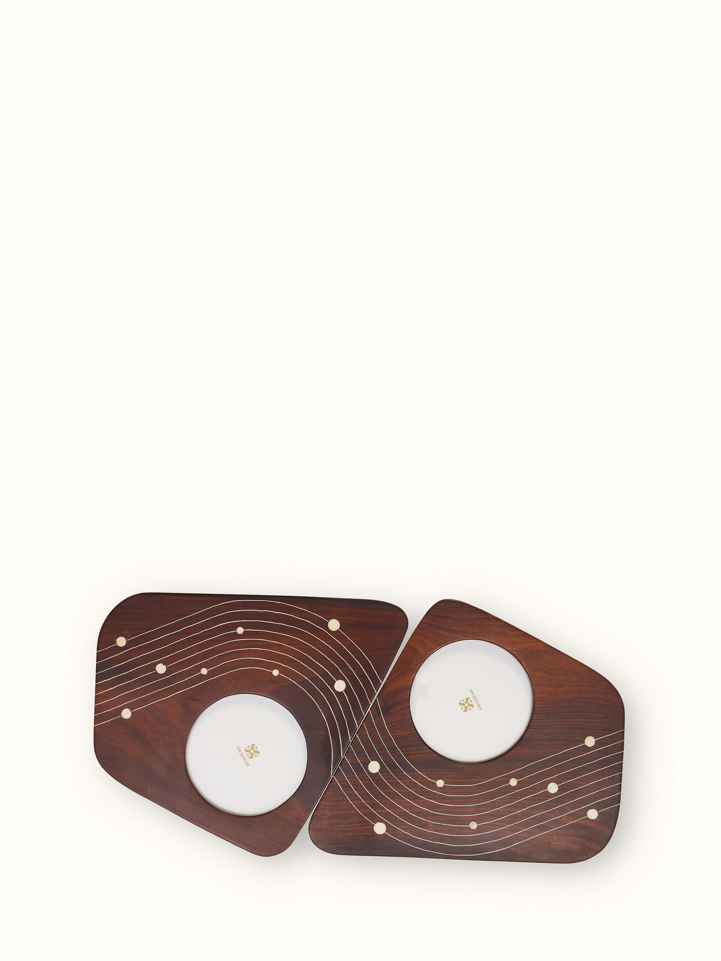 Front view of Natural sheesham wood & bone inlaid photo frame displaying intricate inlay work