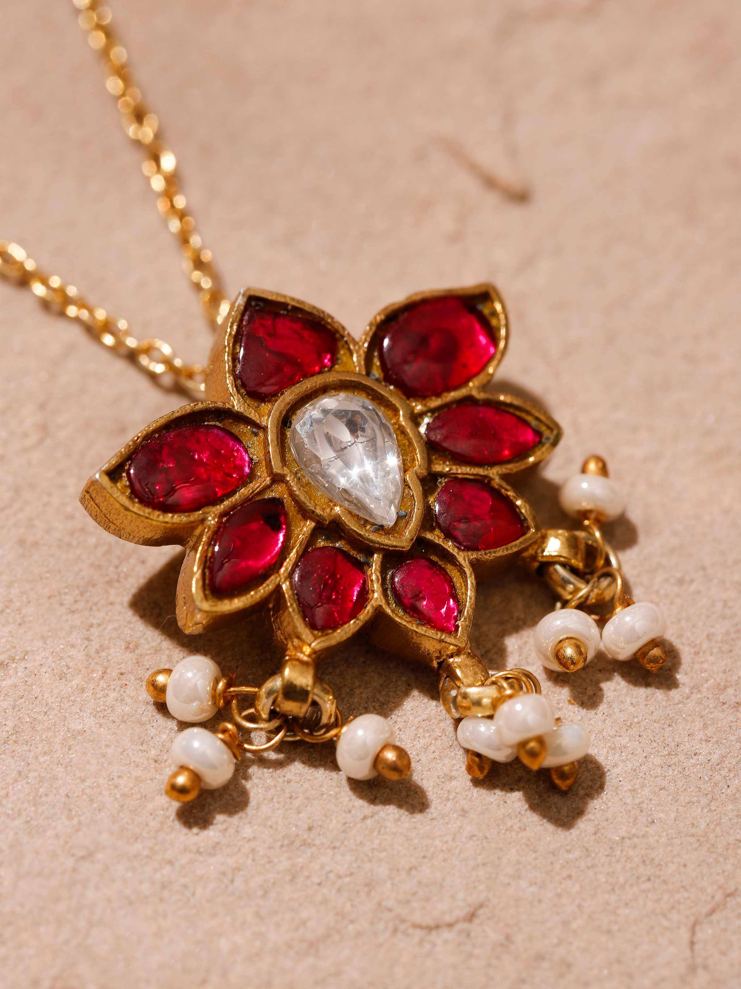 Angled view of Silver Smithing Pendant & Chain Gift Set displaying the chain and pendant together.