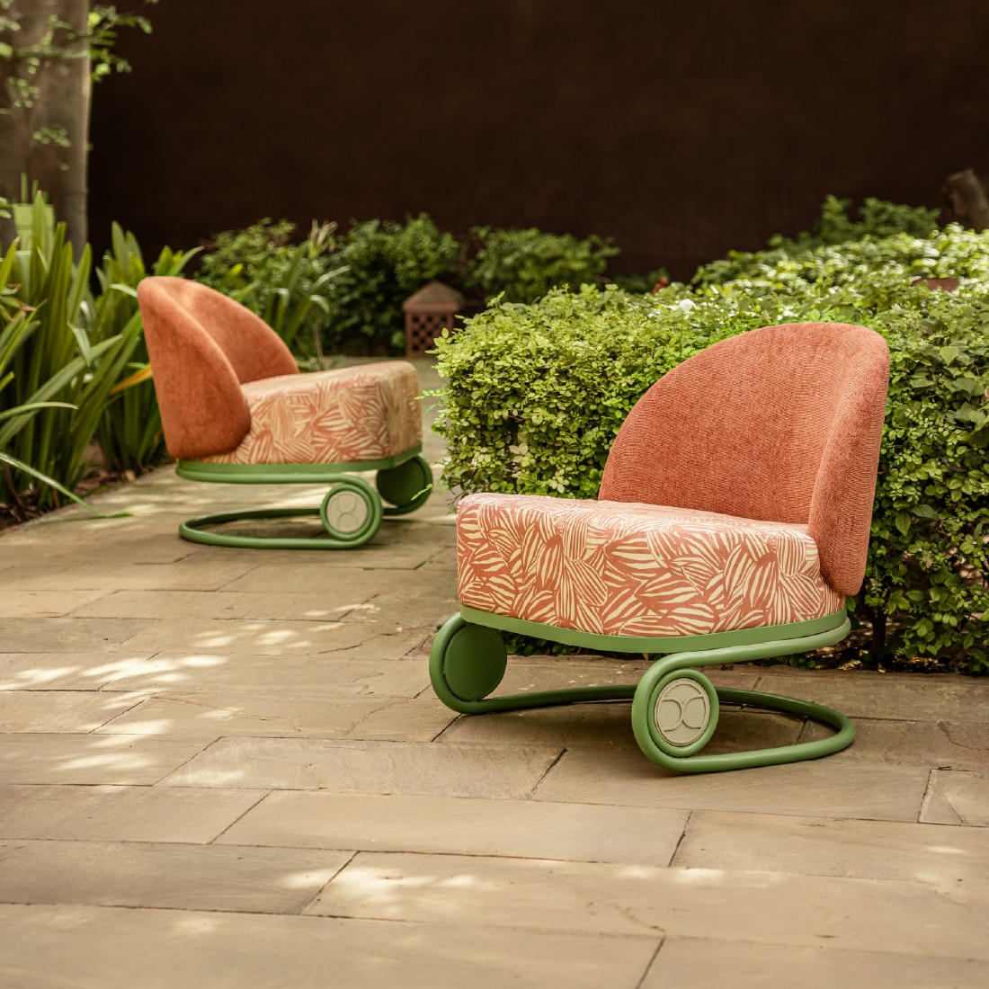 Dastoori Stainless Steel Outdoor Lounge Chair in Beige Colour - Orange Tree