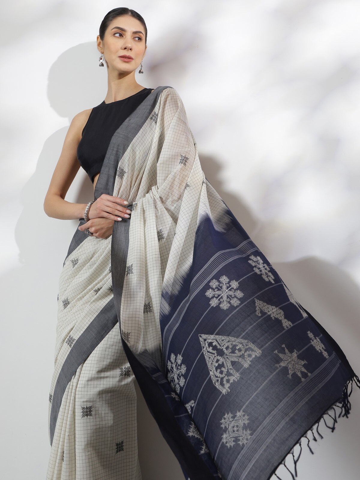 Off-white Cotton Kasuti Embroidered Saree