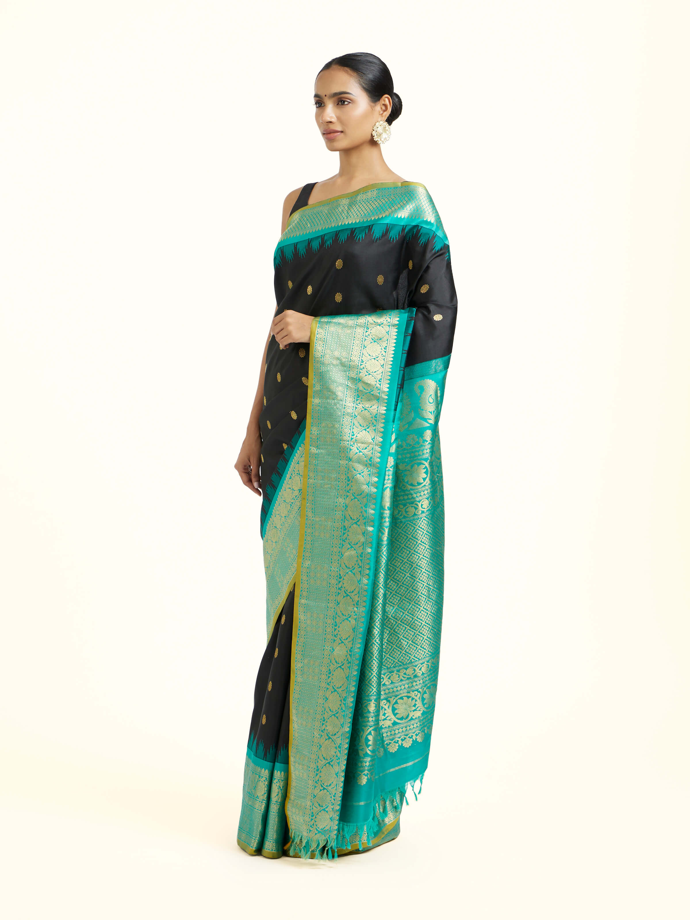 Black Mulberry Silk Gadwal Handloom Zari Saree